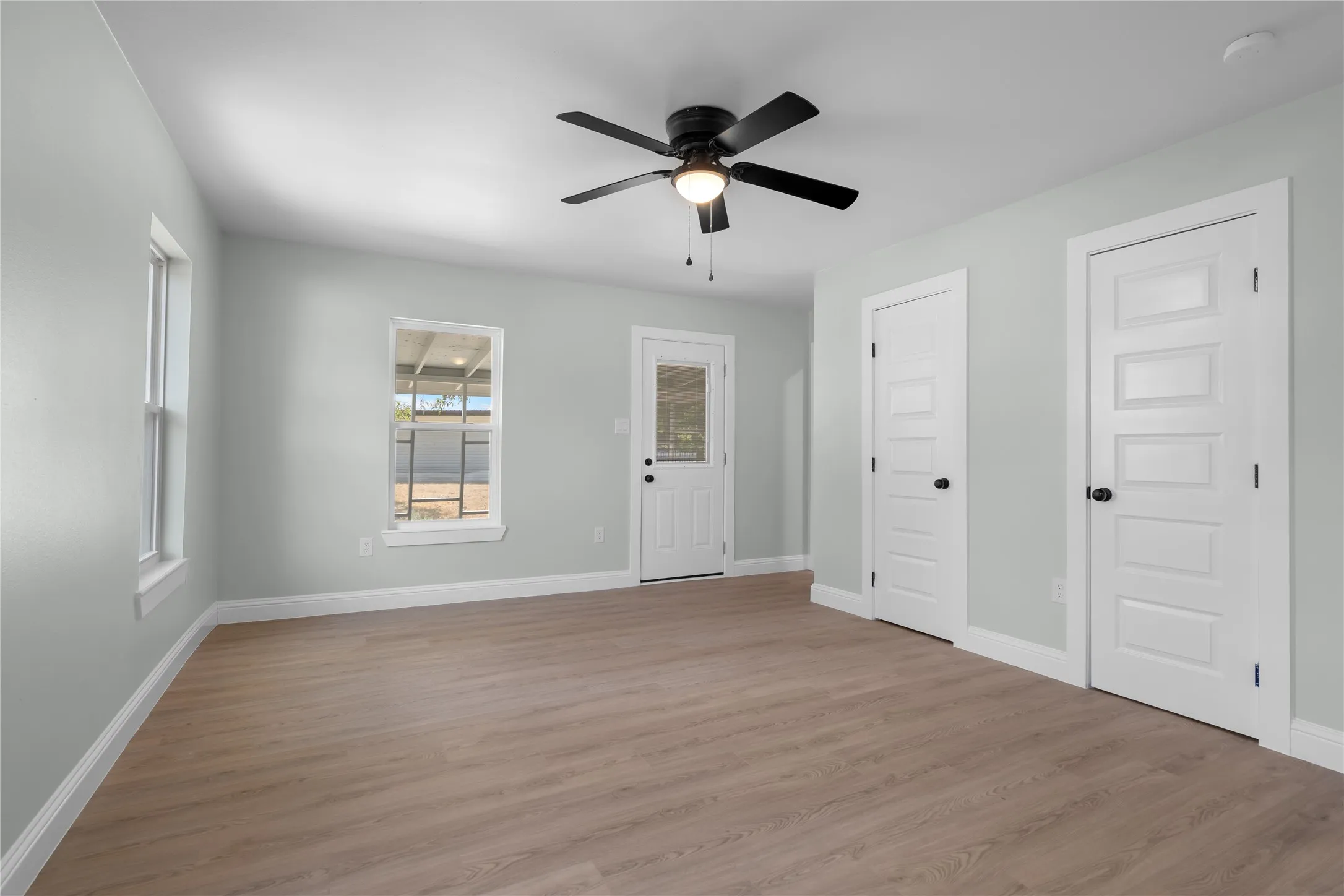 Single Family Residence For Sale in Collin County , 315 S Business Highway 78, Blue Ridge, Texas 75424, 3 Bedroom, 3 Bathroom, 2 Garage spaces, 1,680 Sqft, built in 1959, mls#21376358, Real Estate Agent in Blue Ridge, Homes For Sale in Collin county, Homes For Sale in Blue Ridge, Realtor in Blue Ridge Texas, Real Estate Brokerage Independent Realty Texas, Luminita Cordes Realtor