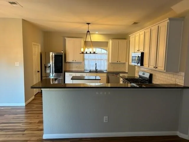 Single Family Residence For Rent in Collin County , 771 Whitman Place, Allen, Texas 75002, 4 Bedroom, 3 Bathroom, 2 Garage spaces, 2,677 Sqft, built in 1998, mls#21376550, Real Estate Agent in Allen, Homes For Rent in Collin county, Homes For Rent in Allen, Realtor in Allen Texas, Real Estate Brokerage Independent Realty Texas, Luminita Cordes Realtor