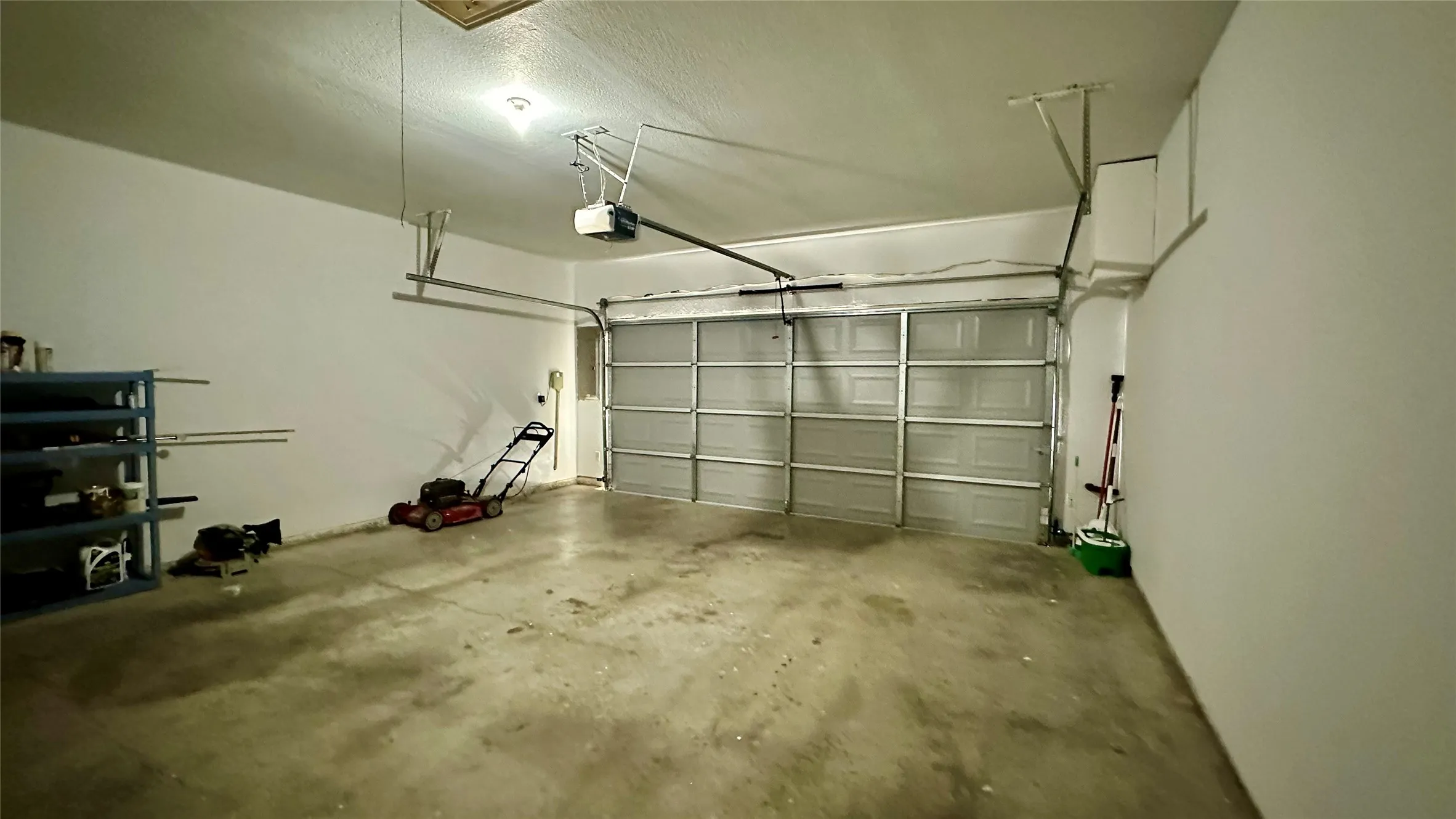 Single Family Residence For Rent in Denton County , 808 Pinnacle Circle, Lewisville, Texas 75077, 3 Bedroom, 2 Bathroom, 2 Garage spaces, 1,730 Sqft, built in 1996, mls#21376551, Real Estate Agent in Lewisville, Homes For Rent in Denton county, Homes For Rent in Lewisville, Realtor in Lewisville Texas, Real Estate Brokerage Independent Realty Texas, Luminita Cordes Realtor