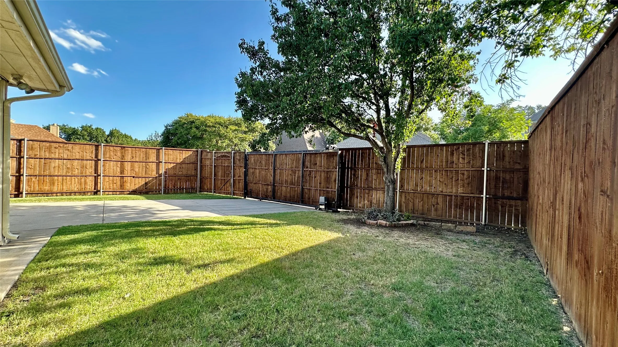 Single Family Residence For Rent in Denton County , 808 Pinnacle Circle, Lewisville, Texas 75077, 3 Bedroom, 2 Bathroom, 2 Garage spaces, 1,730 Sqft, built in 1996, mls#21376551, Real Estate Agent in Lewisville, Homes For Rent in Denton county, Homes For Rent in Lewisville, Realtor in Lewisville Texas, Real Estate Brokerage Independent Realty Texas, Luminita Cordes Realtor