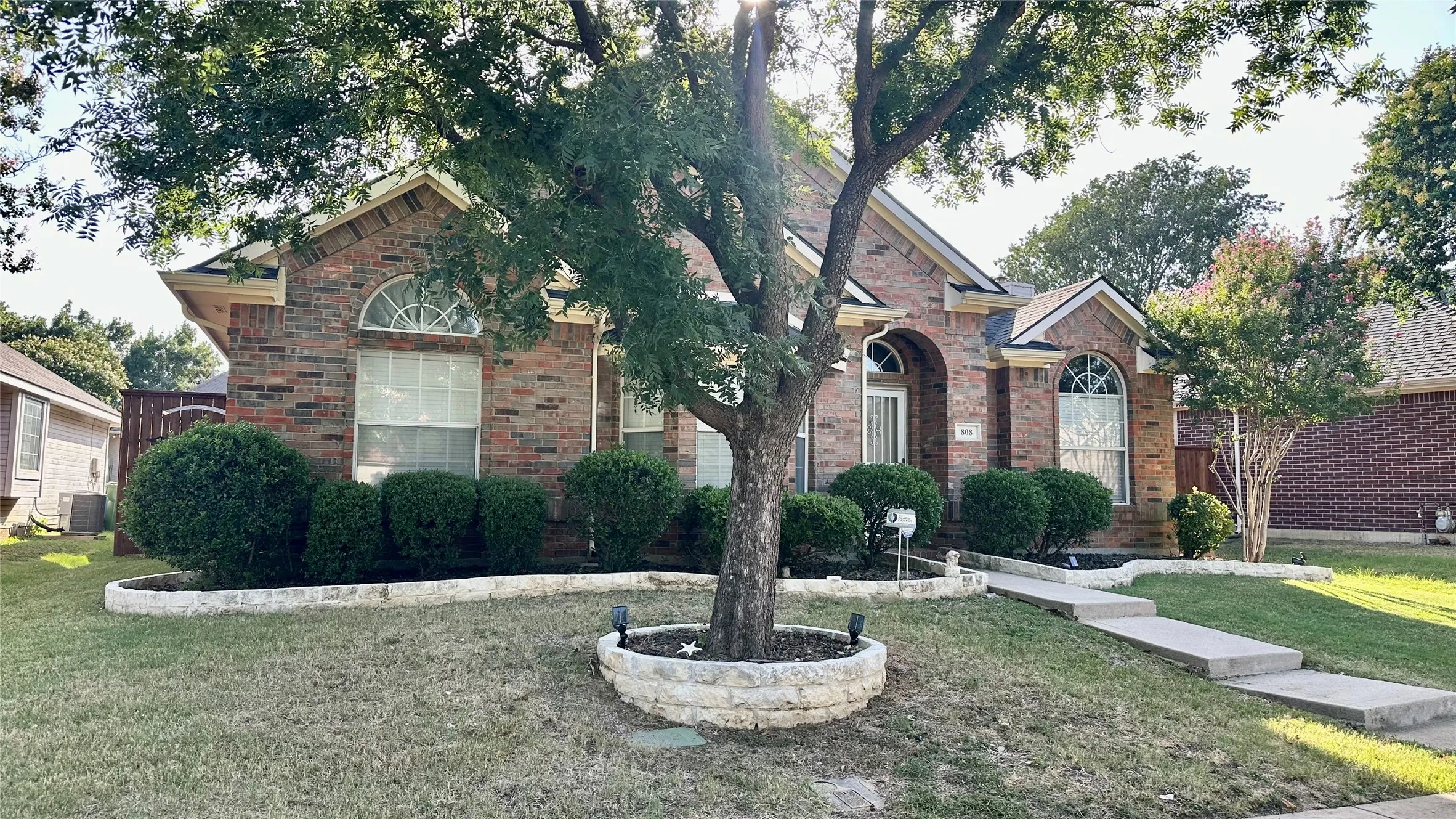 Single Family Residence For Rent in Denton County , 808 Pinnacle Circle, Lewisville, Texas 75077, 3 Bedroom, 2 Bathroom, 2 Garage spaces, 1,730 Sqft, built in 1996, mls#21376551, Real Estate Agent in Lewisville, Homes For Rent in Denton county, Homes For Rent in Lewisville, Realtor in Lewisville Texas, Real Estate Brokerage Independent Realty Texas, Luminita Cordes Realtor