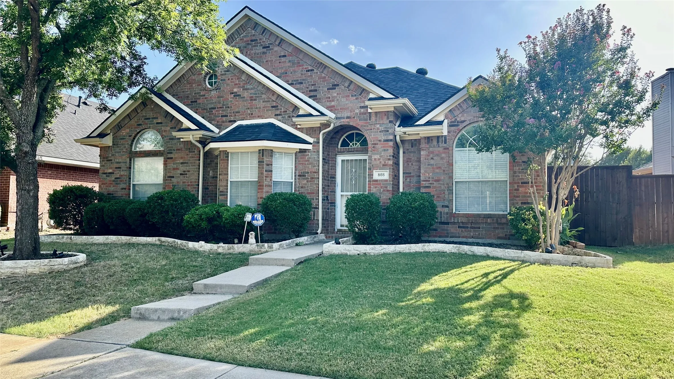Single Family Residence For Rent in Denton County , 808 Pinnacle Circle, Lewisville, Texas 75077, 3 Bedroom, 2 Bathroom, 2 Garage spaces, 1,730 Sqft, built in 1996, mls#21376551, Real Estate Agent in Lewisville, Homes For Rent in Denton county, Homes For Rent in Lewisville, Realtor in Lewisville Texas, Real Estate Brokerage Independent Realty Texas, Luminita Cordes Realtor