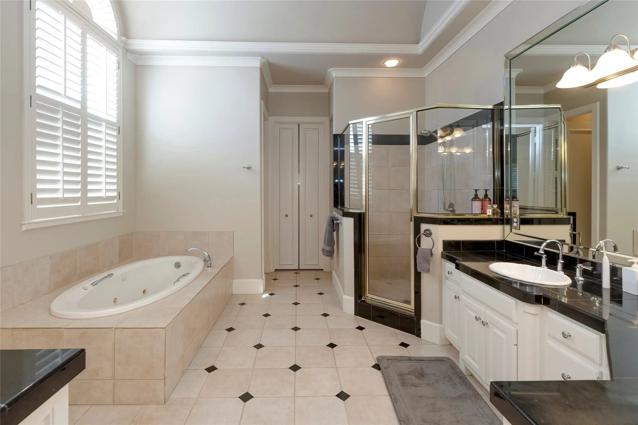 Single Family Residence For Rent in Collin County , 5701 Templin Way, Plano, Texas 75093, 5 Bedroom, 6 Bathroom, 3 Garage spaces, 5,035 Sqft, built in 1995, mls#21376472, Real Estate Agent in Plano, Homes For Rent in Collin county, Homes For Rent in Plano, Realtor in Plano Texas, Real Estate Brokerage Independent Realty Texas, Luminita Cordes Realtor
