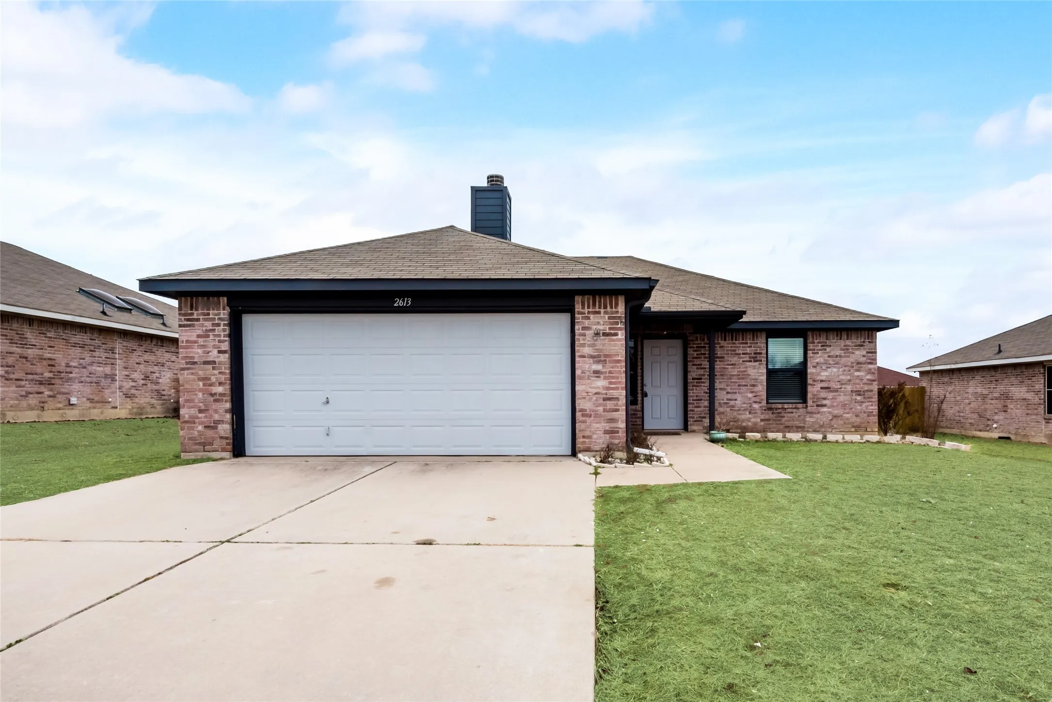 Single Family Residence For Rent in Johnson County , 2613 Castle Pines Drive, Burleson, Texas 76028, 3 Bedroom, 2 Bathroom, 2 Garage spaces, 1,215 Sqft, built in 2008, mls#21376560, Real Estate Agent in Burleson, Homes For Rent in Johnson county, Homes For Rent in Burleson, Realtor in Burleson Texas, Real Estate Brokerage Independent Realty Texas, Luminita Cordes Realtor