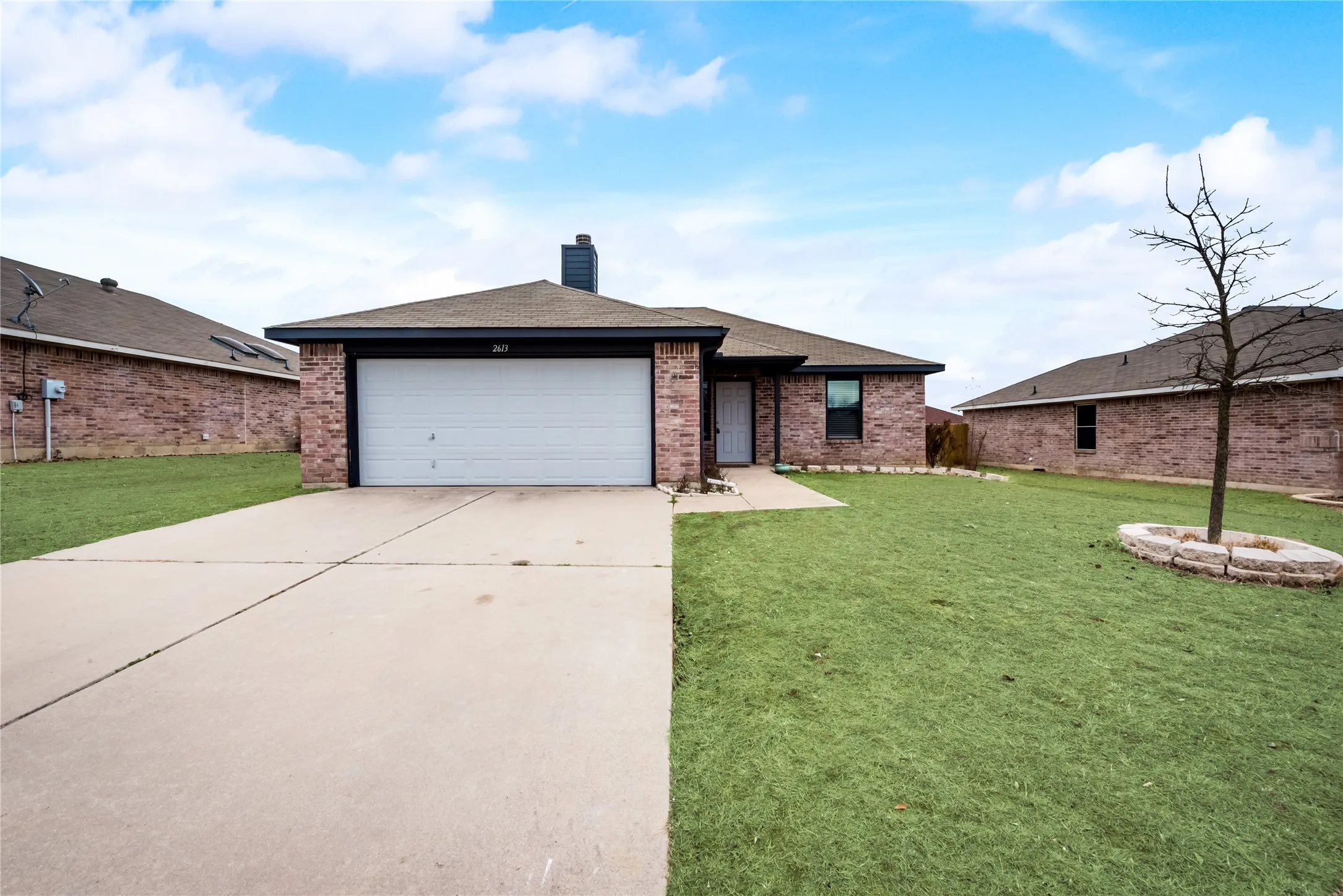 Single Family Residence For Rent in Johnson County , 2613 Castle Pines Drive, Burleson, Texas 76028, 3 Bedroom, 2 Bathroom, 2 Garage spaces, 1,215 Sqft, built in 2008, mls#21376560, Real Estate Agent in Burleson, Homes For Rent in Johnson county, Homes For Rent in Burleson, Realtor in Burleson Texas, Real Estate Brokerage Independent Realty Texas, Luminita Cordes Realtor