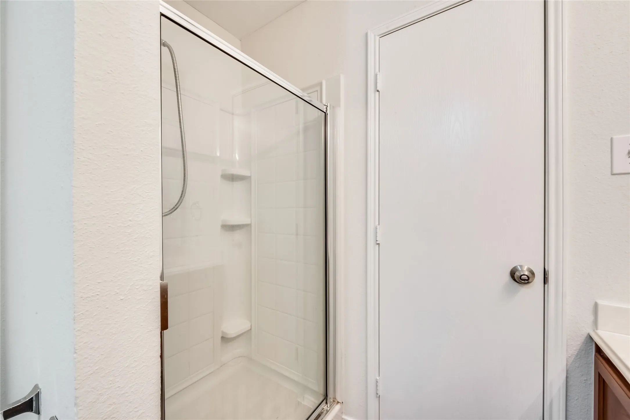 Single Family Residence For Rent in Johnson County , 2613 Castle Pines Drive, Burleson, Texas 76028, 3 Bedroom, 2 Bathroom, 2 Garage spaces, 1,215 Sqft, built in 2008, mls#21376560, Real Estate Agent in Burleson, Homes For Rent in Johnson county, Homes For Rent in Burleson, Realtor in Burleson Texas, Real Estate Brokerage Independent Realty Texas, Luminita Cordes Realtor