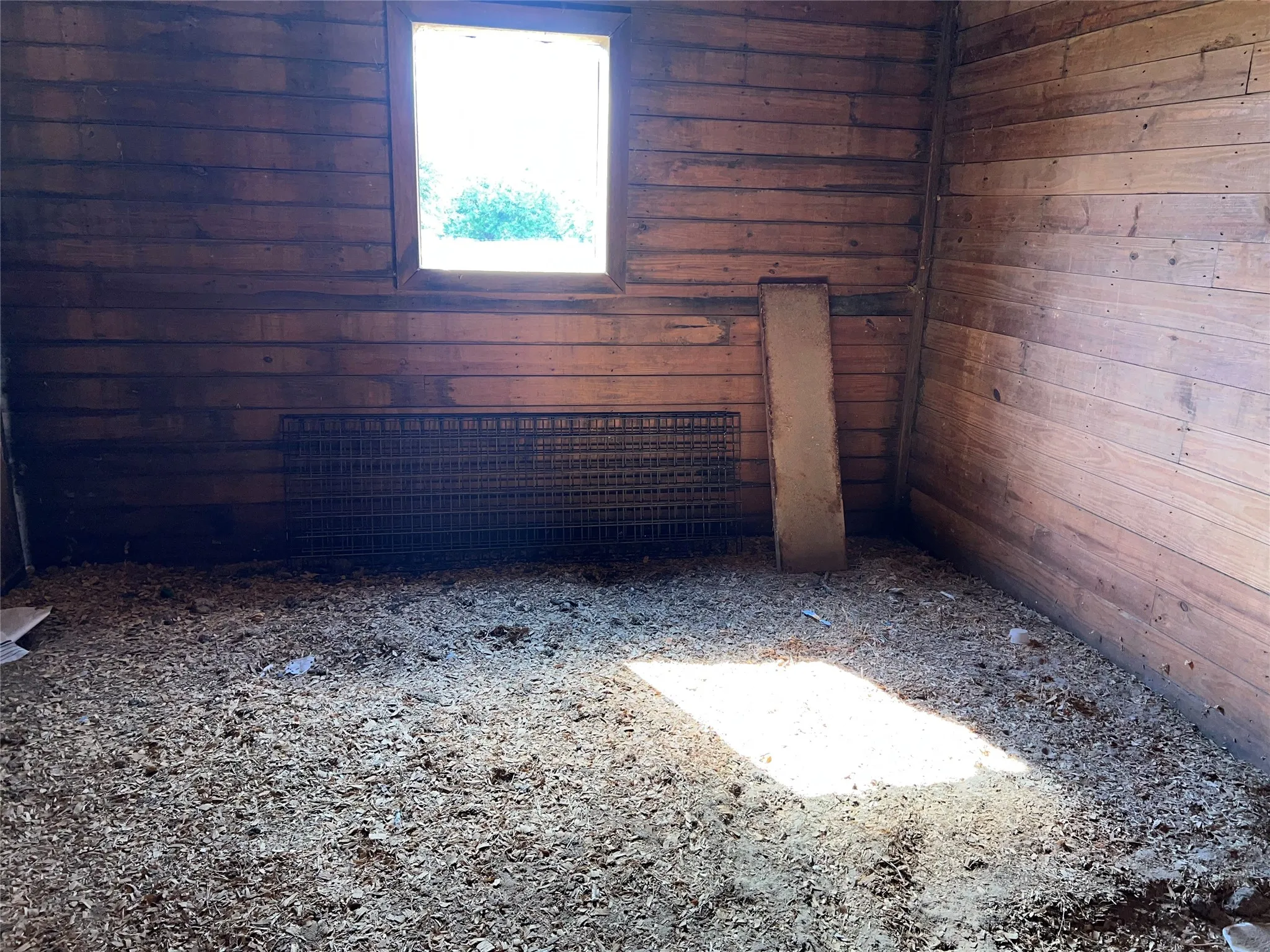 Single Family Residence For Sale in Smith County , 23211 Fm 1995, Lindale, Texas 75771, 3 Bedroom, 3 Bathroom, 2 Garage spaces, 2,618 Sqft, built in 2008, mls#21370570, Real Estate Agent in Lindale, Homes For Sale in Smith county, Homes For Sale in Lindale, Realtor in Lindale Texas, Real Estate Brokerage Independent Realty Texas, Luminita Cordes Realtor
