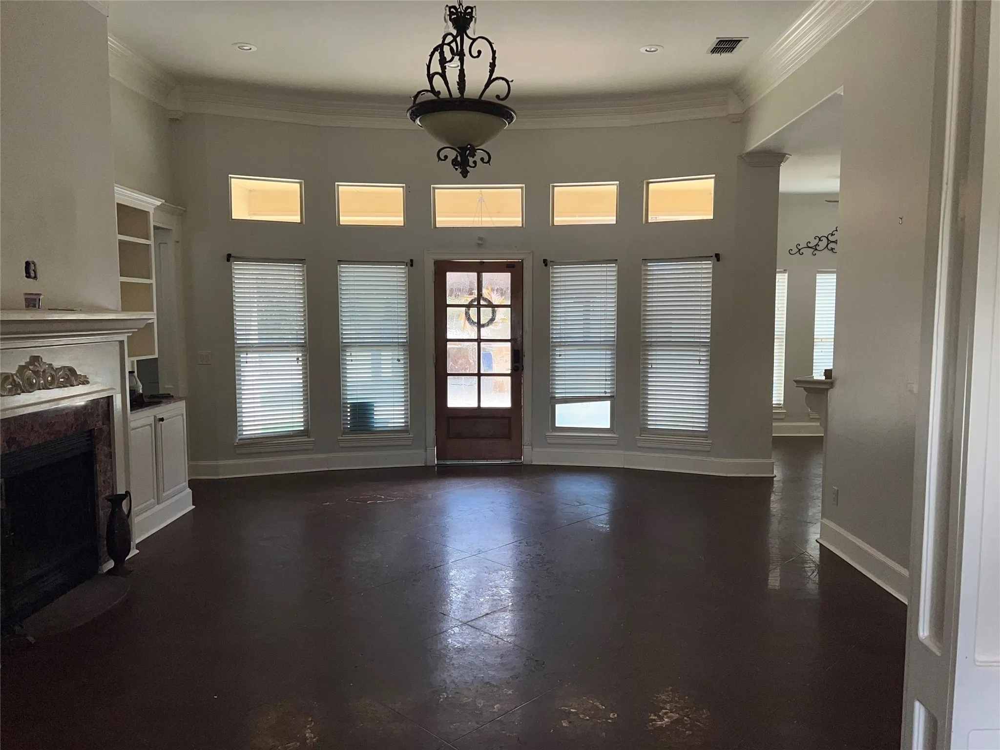 Single Family Residence For Sale in Smith County , 23211 Fm 1995, Lindale, Texas 75771, 3 Bedroom, 3 Bathroom, 2 Garage spaces, 2,618 Sqft, built in 2008, mls#21370570, Real Estate Agent in Lindale, Homes For Sale in Smith county, Homes For Sale in Lindale, Realtor in Lindale Texas, Real Estate Brokerage Independent Realty Texas, Luminita Cordes Realtor