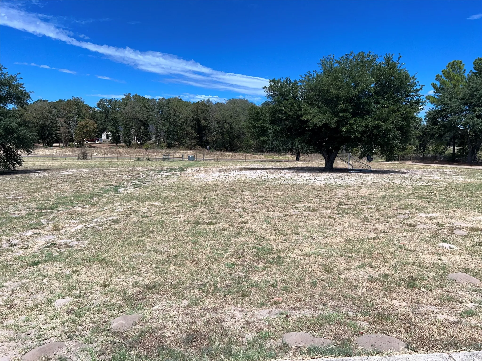 Single Family Residence For Sale in Smith County , 23211 Fm 1995, Lindale, Texas 75771, 3 Bedroom, 3 Bathroom, 2 Garage spaces, 2,618 Sqft, built in 2008, mls#21370570, Real Estate Agent in Lindale, Homes For Sale in Smith county, Homes For Sale in Lindale, Realtor in Lindale Texas, Real Estate Brokerage Independent Realty Texas, Luminita Cordes Realtor