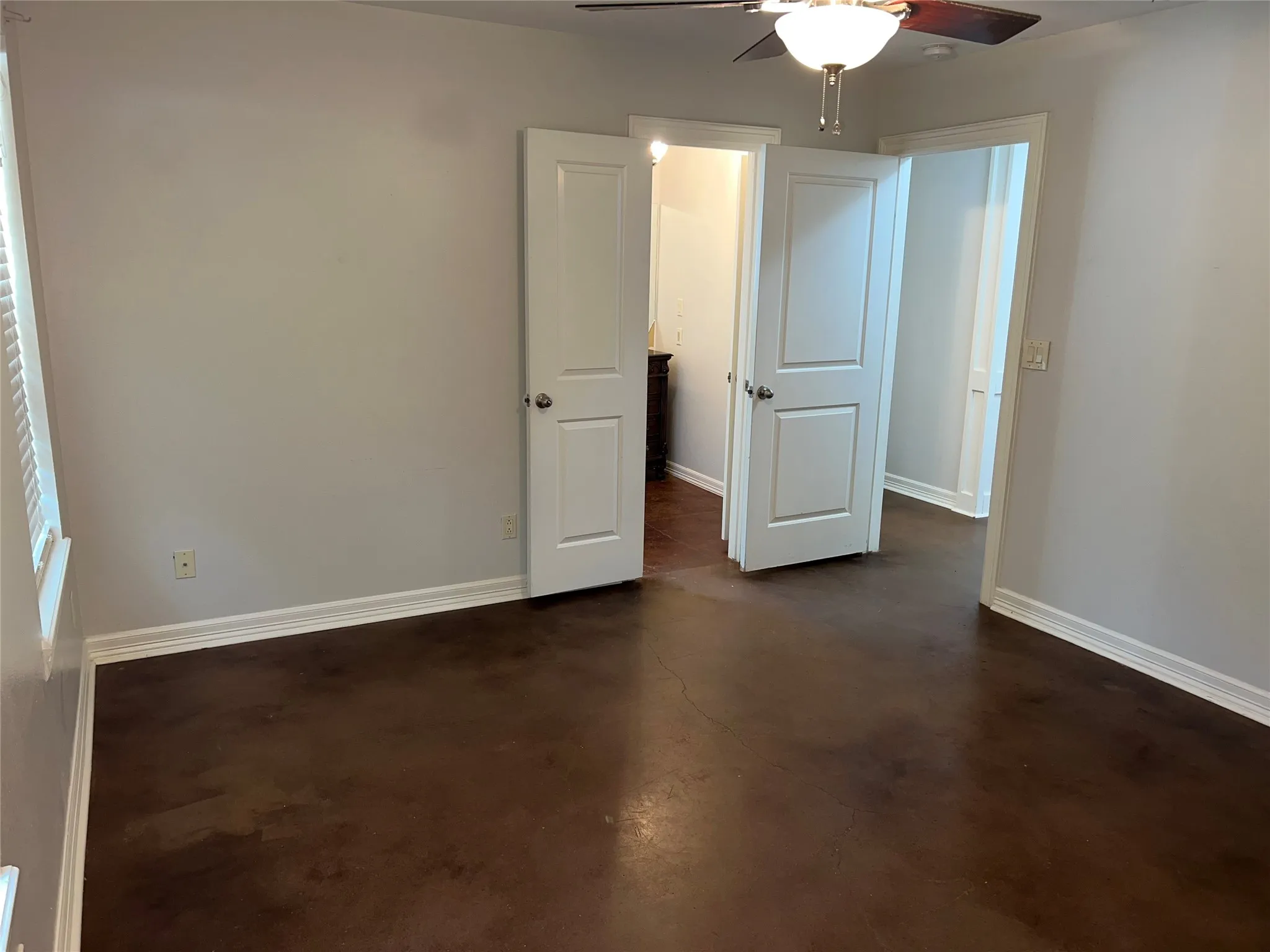 Single Family Residence For Sale in Smith County , 23211 Fm 1995, Lindale, Texas 75771, 3 Bedroom, 3 Bathroom, 2 Garage spaces, 2,618 Sqft, built in 2008, mls#21370570, Real Estate Agent in Lindale, Homes For Sale in Smith county, Homes For Sale in Lindale, Realtor in Lindale Texas, Real Estate Brokerage Independent Realty Texas, Luminita Cordes Realtor