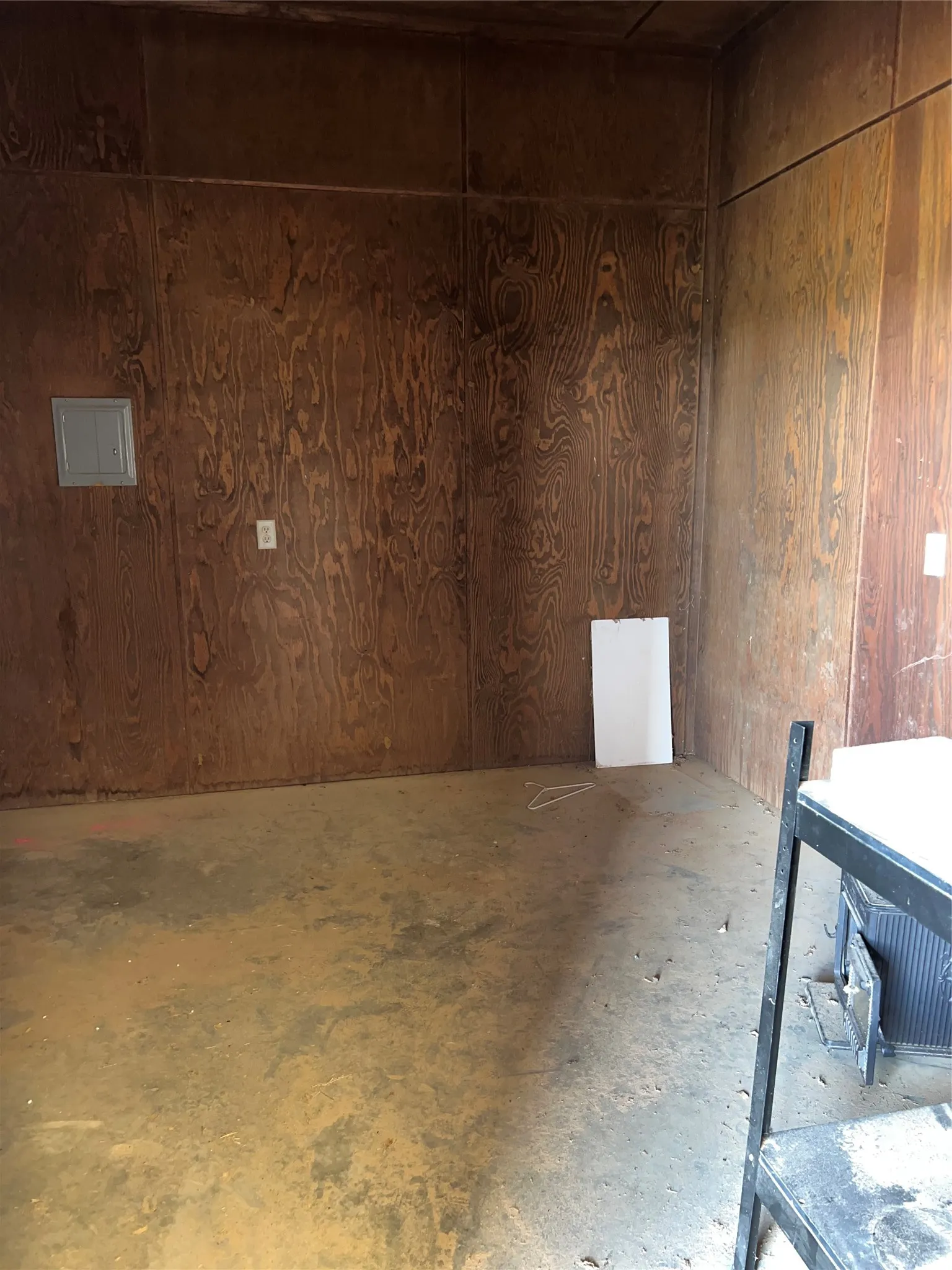 Single Family Residence For Sale in Smith County , 23211 Fm 1995, Lindale, Texas 75771, 3 Bedroom, 3 Bathroom, 2 Garage spaces, 2,618 Sqft, built in 2008, mls#21370570, Real Estate Agent in Lindale, Homes For Sale in Smith county, Homes For Sale in Lindale, Realtor in Lindale Texas, Real Estate Brokerage Independent Realty Texas, Luminita Cordes Realtor
