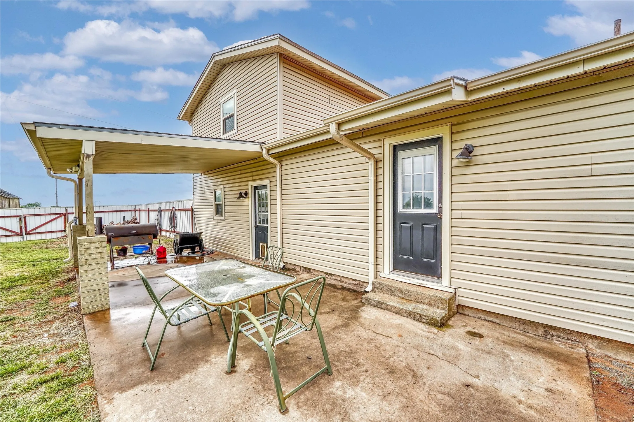 Single Family Residence For Sale in Wilbarger County , 125 Harrison Street, Vernon, Texas 76384, 4 Bedroom, 3 Bathroom, Garage spaces, 2,318 Sqft, built in 1958, mls#21376563, Real Estate Agent in Vernon, Homes For Sale in Wilbarger county, Homes For Sale in Vernon, Realtor in Vernon Texas, Real Estate Brokerage Independent Realty Texas, Luminita Cordes Realtor