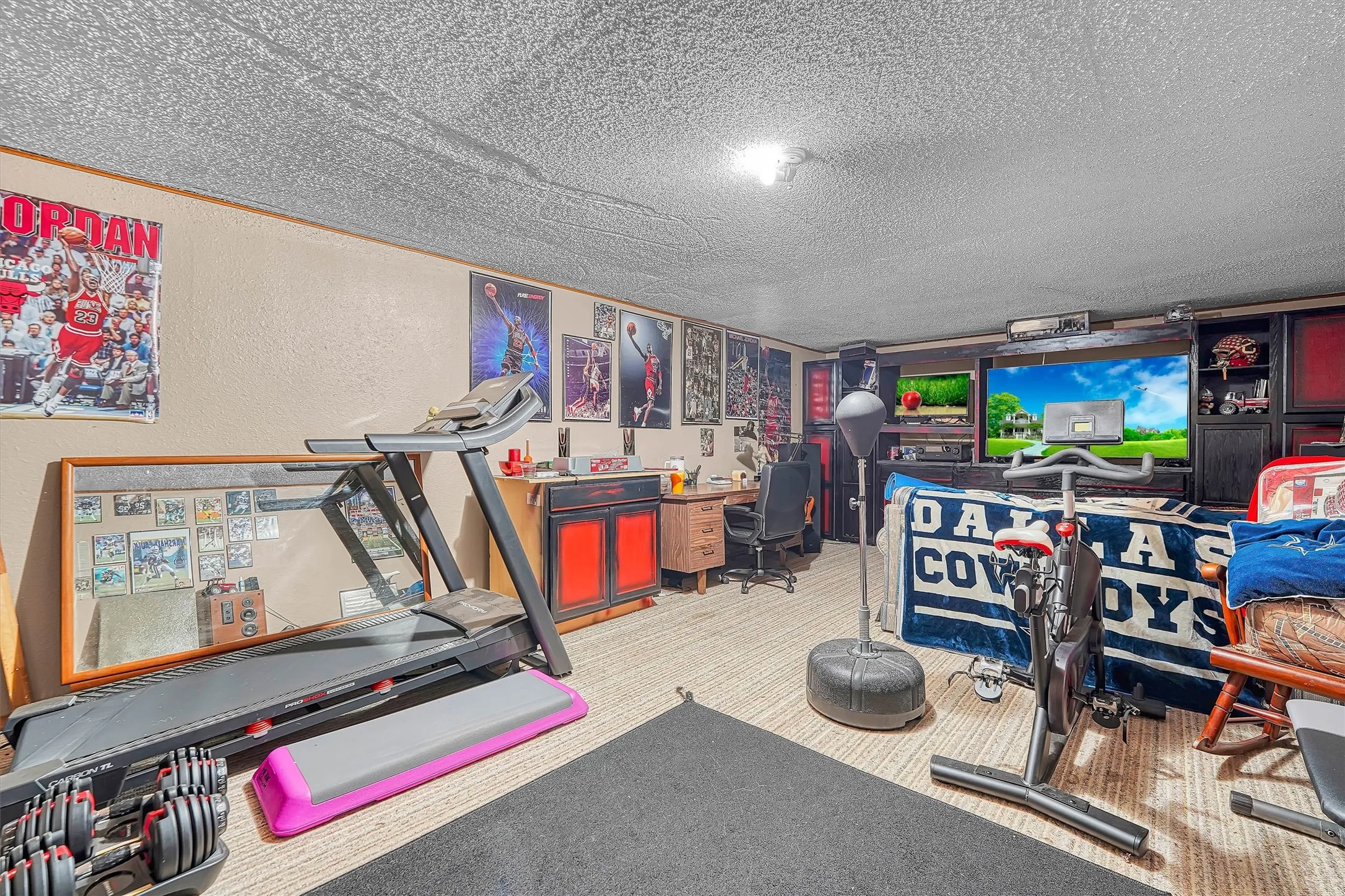 Single Family Residence For Sale in Wilbarger County , 125 Harrison Street, Vernon, Texas 76384, 4 Bedroom, 3 Bathroom, Garage spaces, 2,318 Sqft, built in 1958, mls#21376563, Real Estate Agent in Vernon, Homes For Sale in Wilbarger county, Homes For Sale in Vernon, Realtor in Vernon Texas, Real Estate Brokerage Independent Realty Texas, Luminita Cordes Realtor