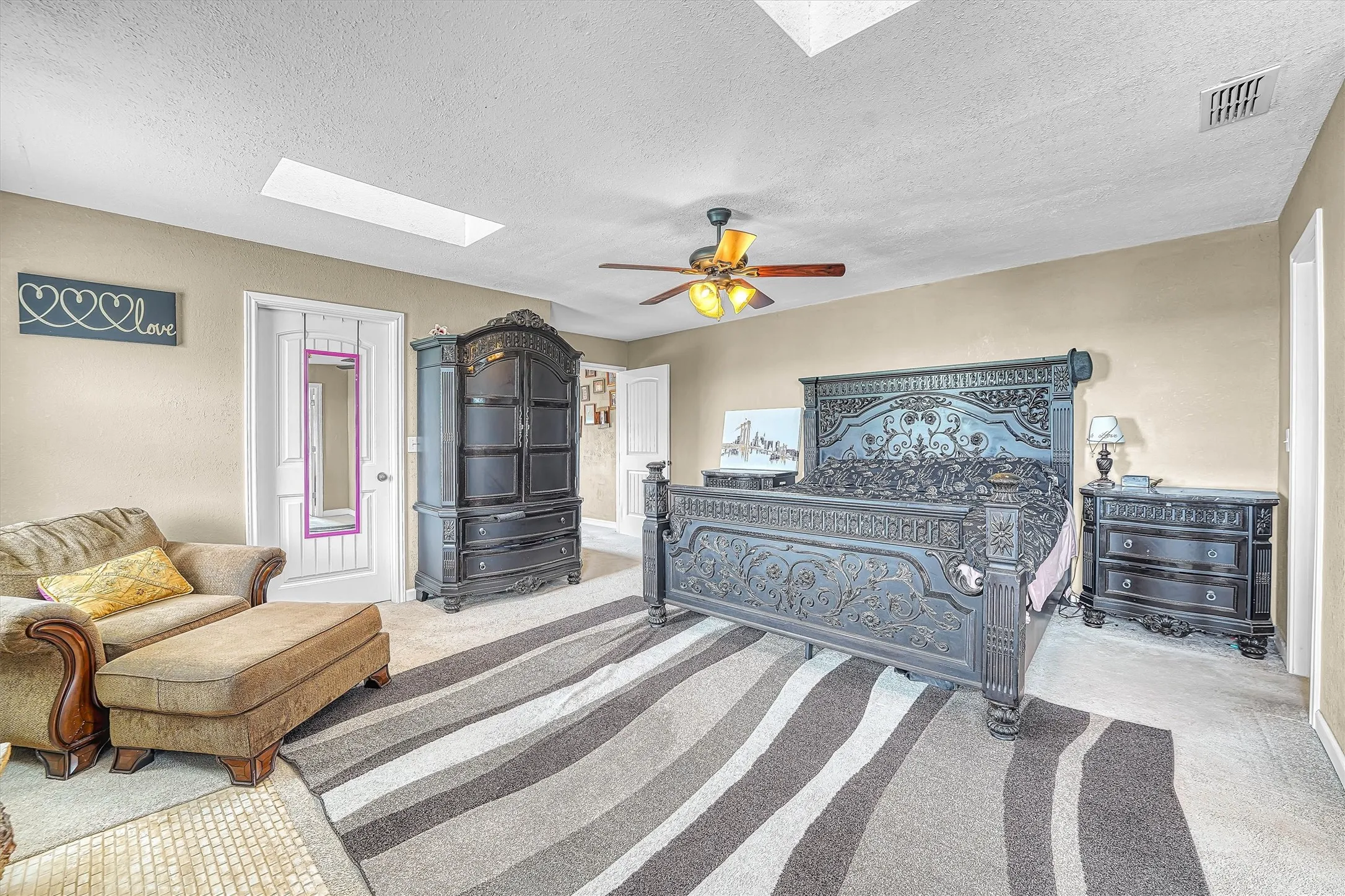 Single Family Residence For Sale in Wilbarger County , 125 Harrison Street, Vernon, Texas 76384, 4 Bedroom, 3 Bathroom, Garage spaces, 2,318 Sqft, built in 1958, mls#21376563, Real Estate Agent in Vernon, Homes For Sale in Wilbarger county, Homes For Sale in Vernon, Realtor in Vernon Texas, Real Estate Brokerage Independent Realty Texas, Luminita Cordes Realtor