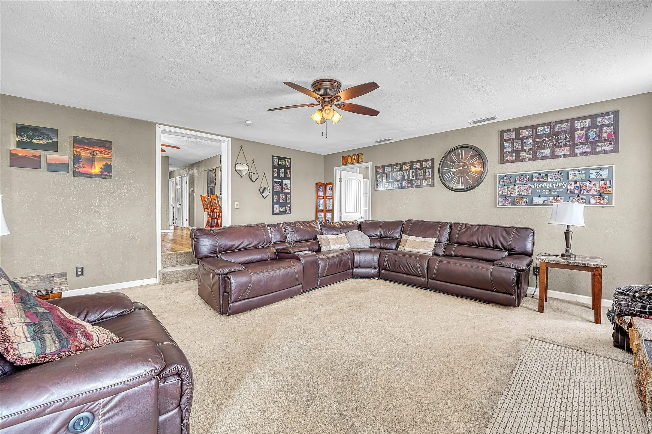 Single Family Residence For Sale in Wilbarger County , 125 Harrison Street, Vernon, Texas 76384, 4 Bedroom, 3 Bathroom, Garage spaces, 2,318 Sqft, built in 1958, mls#21376563, Real Estate Agent in Vernon, Homes For Sale in Wilbarger county, Homes For Sale in Vernon, Realtor in Vernon Texas, Real Estate Brokerage Independent Realty Texas, Luminita Cordes Realtor