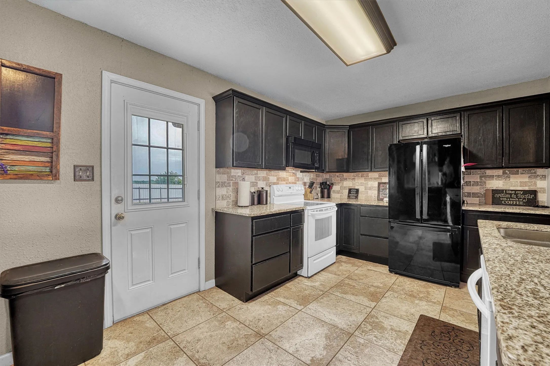 Single Family Residence For Sale in Wilbarger County , 125 Harrison Street, Vernon, Texas 76384, 4 Bedroom, 3 Bathroom, Garage spaces, 2,318 Sqft, built in 1958, mls#21376563, Real Estate Agent in Vernon, Homes For Sale in Wilbarger county, Homes For Sale in Vernon, Realtor in Vernon Texas, Real Estate Brokerage Independent Realty Texas, Luminita Cordes Realtor