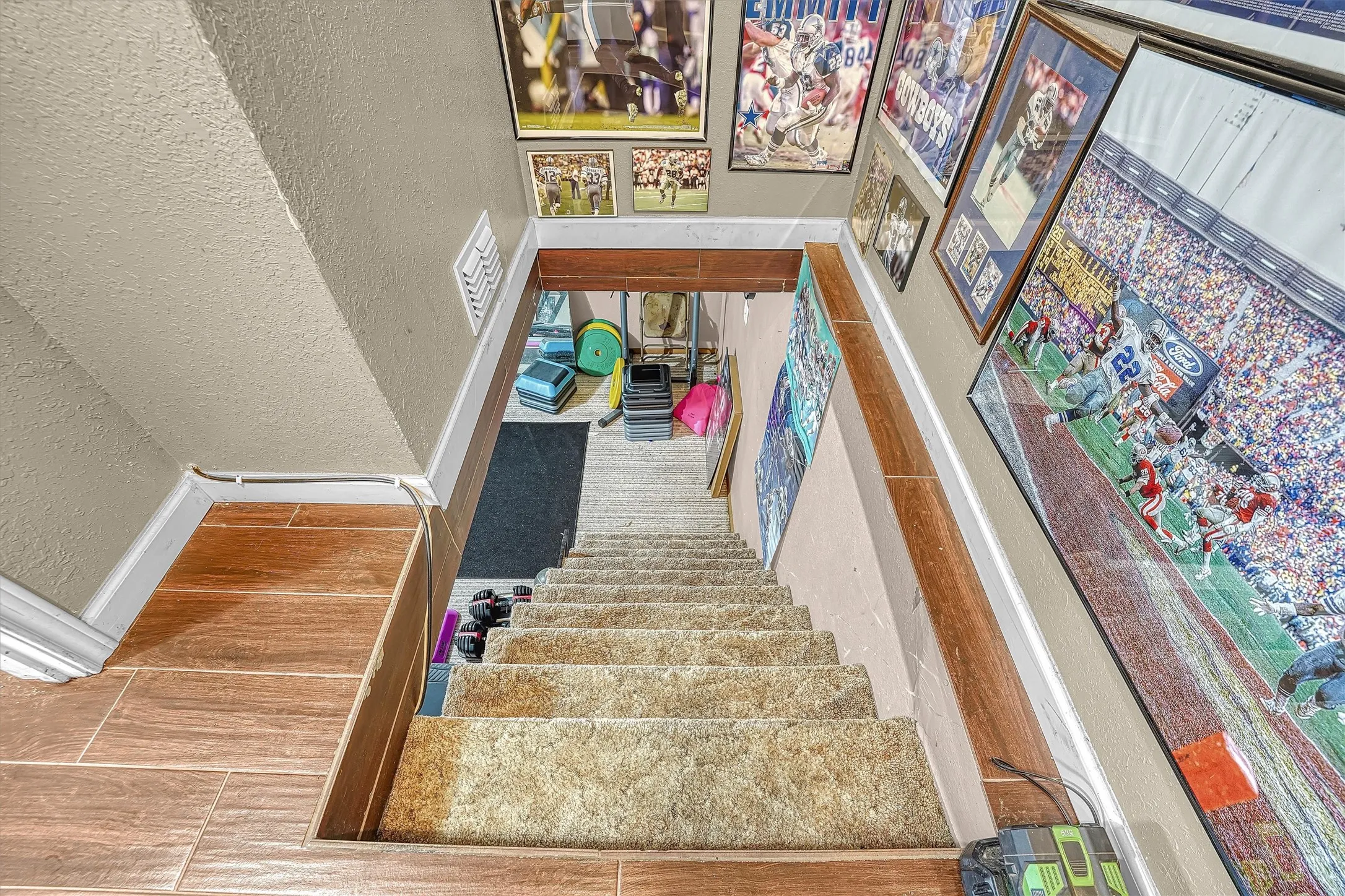 Single Family Residence For Sale in Wilbarger County , 125 Harrison Street, Vernon, Texas 76384, 4 Bedroom, 3 Bathroom, Garage spaces, 2,318 Sqft, built in 1958, mls#21376563, Real Estate Agent in Vernon, Homes For Sale in Wilbarger county, Homes For Sale in Vernon, Realtor in Vernon Texas, Real Estate Brokerage Independent Realty Texas, Luminita Cordes Realtor