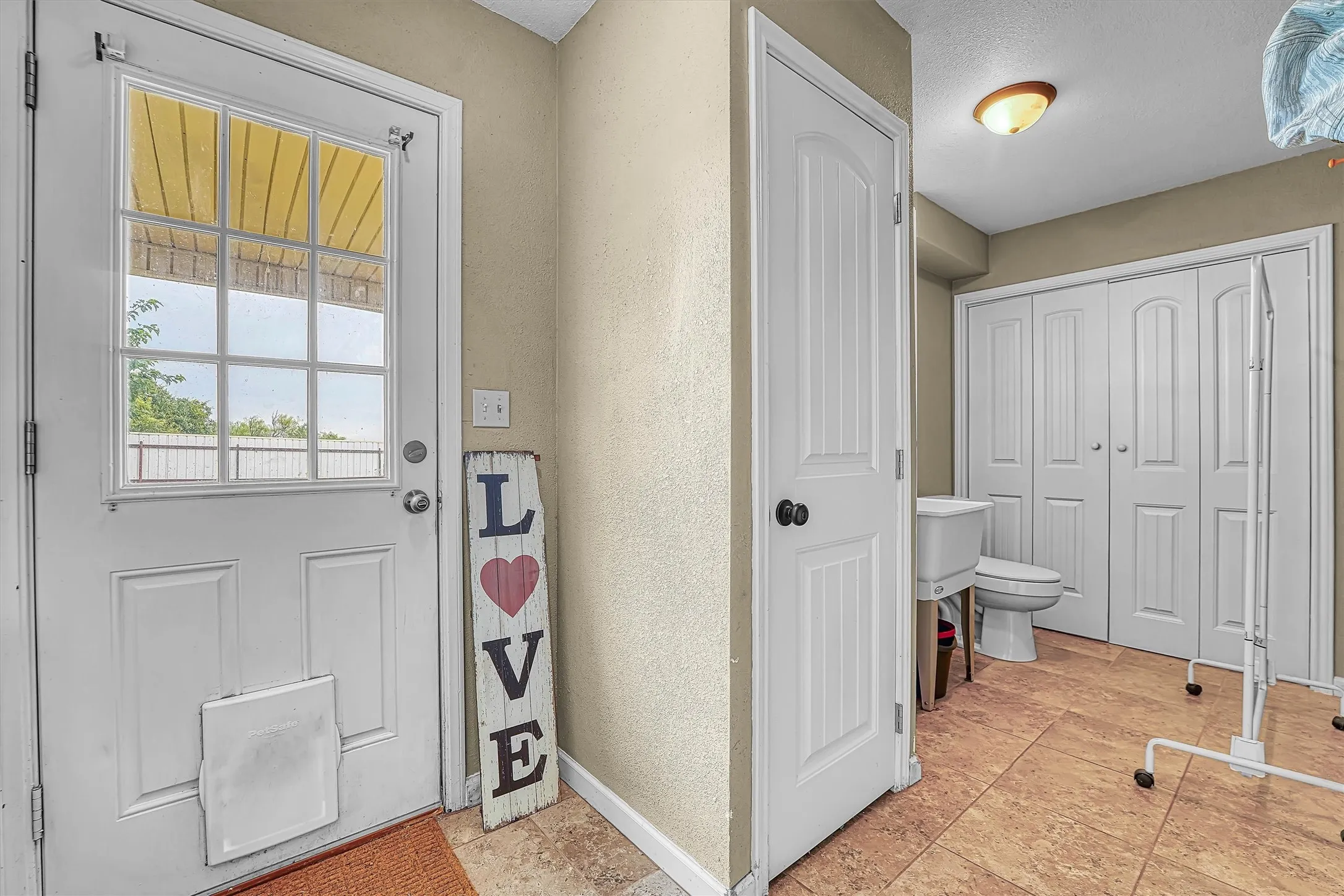 Single Family Residence For Sale in Wilbarger County , 125 Harrison Street, Vernon, Texas 76384, 4 Bedroom, 3 Bathroom, Garage spaces, 2,318 Sqft, built in 1958, mls#21376563, Real Estate Agent in Vernon, Homes For Sale in Wilbarger county, Homes For Sale in Vernon, Realtor in Vernon Texas, Real Estate Brokerage Independent Realty Texas, Luminita Cordes Realtor