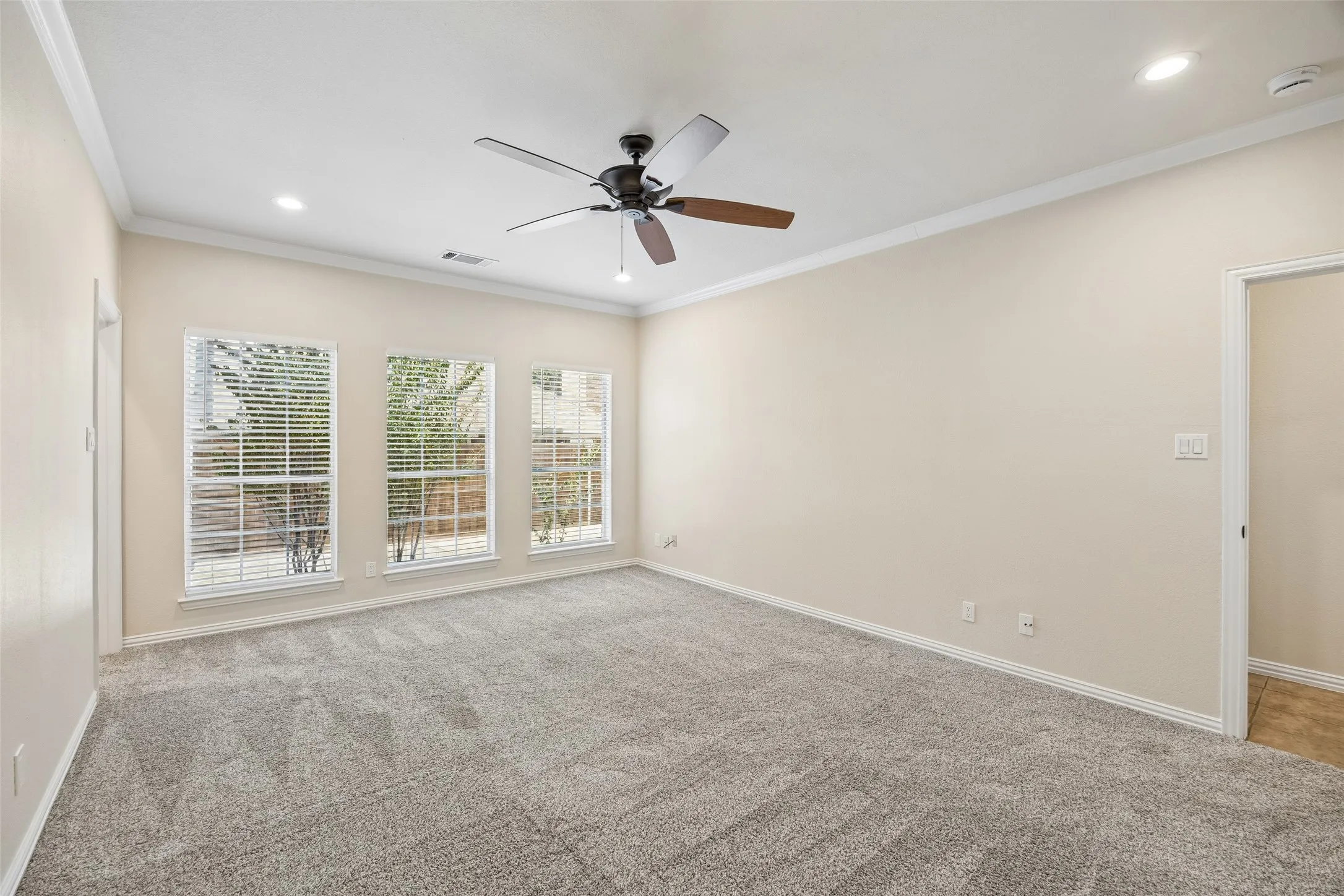 Single Family Residence For Sale in Collin County , 2824 Meadowside Drive, Mc Kinney, Texas 75071, 3 Bedroom, 3 Bathroom, 3 Garage spaces, 2,407 Sqft, built in 1992, mls#21373517, Real Estate Agent in Mc Kinney, Homes For Sale in Collin county, Homes For Sale in Mc Kinney, Realtor in Mc Kinney Texas, Real Estate Brokerage Independent Realty Texas, Luminita Cordes Realtor