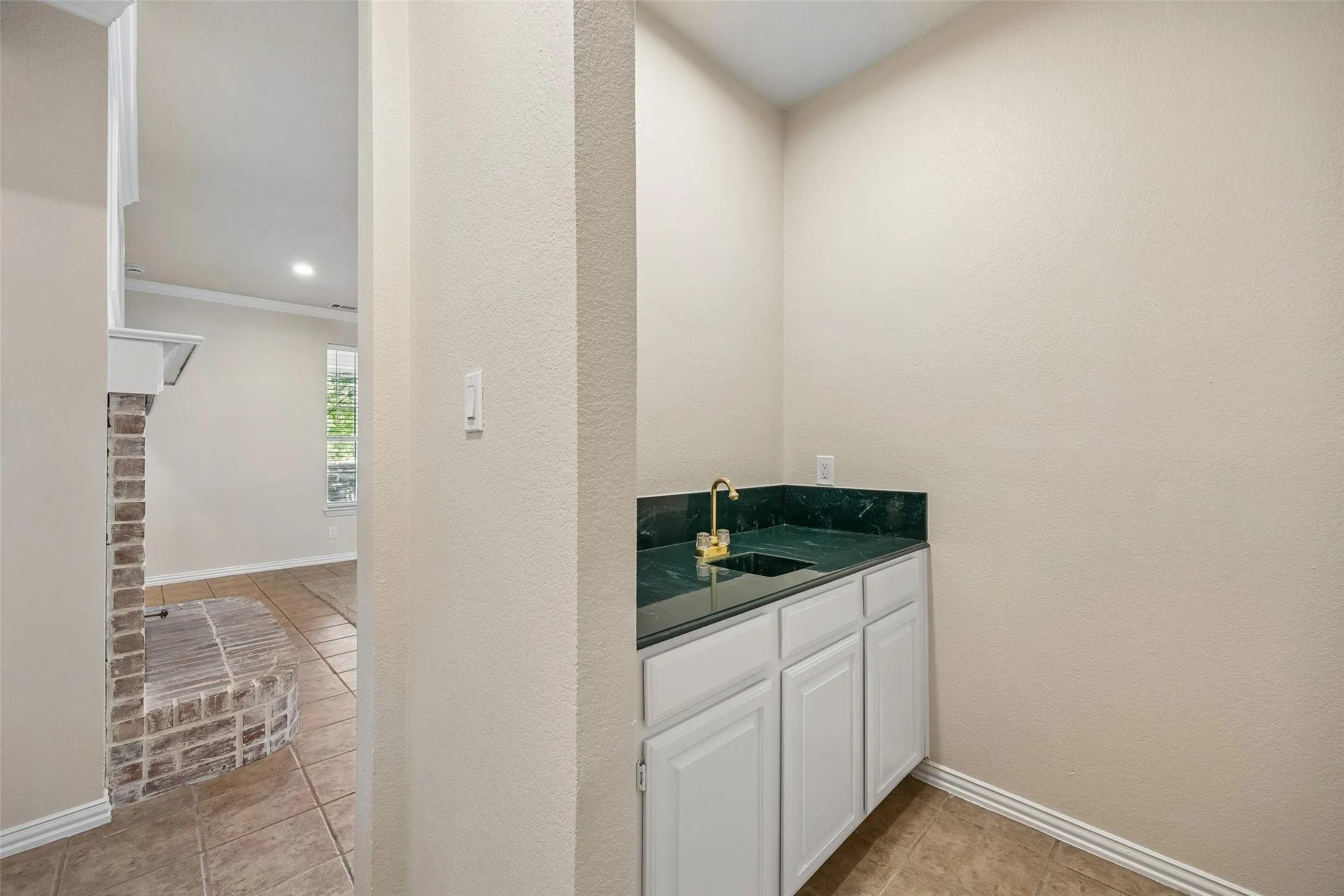 Single Family Residence For Sale in Collin County , 2824 Meadowside Drive, Mc Kinney, Texas 75071, 3 Bedroom, 3 Bathroom, 3 Garage spaces, 2,407 Sqft, built in 1992, mls#21373517, Real Estate Agent in Mc Kinney, Homes For Sale in Collin county, Homes For Sale in Mc Kinney, Realtor in Mc Kinney Texas, Real Estate Brokerage Independent Realty Texas, Luminita Cordes Realtor