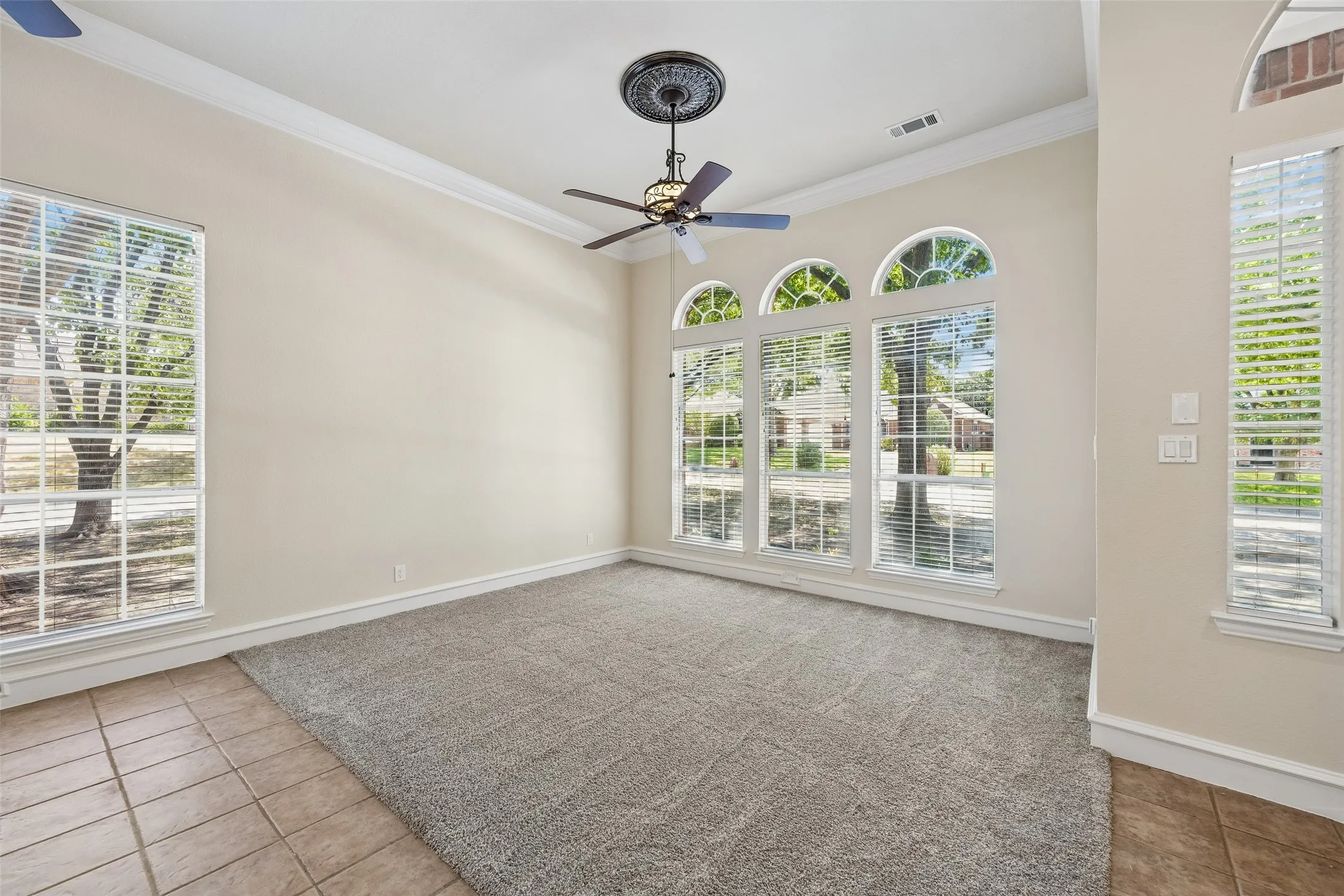 Single Family Residence For Sale in Collin County , 2824 Meadowside Drive, Mc Kinney, Texas 75071, 3 Bedroom, 3 Bathroom, 3 Garage spaces, 2,407 Sqft, built in 1992, mls#21373517, Real Estate Agent in Mc Kinney, Homes For Sale in Collin county, Homes For Sale in Mc Kinney, Realtor in Mc Kinney Texas, Real Estate Brokerage Independent Realty Texas, Luminita Cordes Realtor