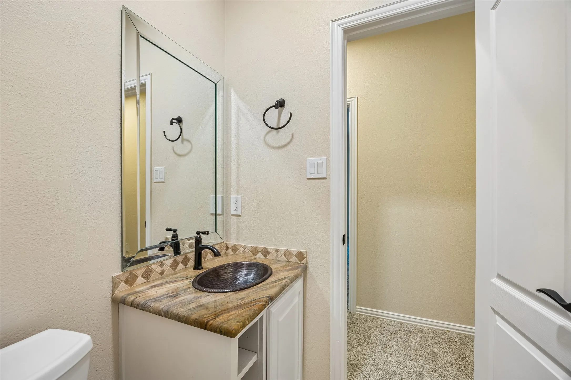 Single Family Residence For Sale in Collin County , 2824 Meadowside Drive, Mc Kinney, Texas 75071, 3 Bedroom, 3 Bathroom, 3 Garage spaces, 2,407 Sqft, built in 1992, mls#21373517, Real Estate Agent in Mc Kinney, Homes For Sale in Collin county, Homes For Sale in Mc Kinney, Realtor in Mc Kinney Texas, Real Estate Brokerage Independent Realty Texas, Luminita Cordes Realtor