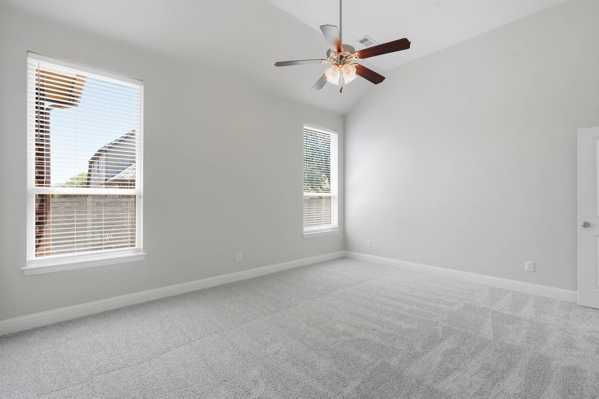 Single Family Residence For Sale in Denton County , 1529 8th Street, Argyle, Texas 76226, 3 Bedroom, 3 Bathroom, 2 Garage spaces, 2,296 Sqft, built in 2015, mls#21374317, Real Estate Agent in Argyle, Homes For Sale in Denton county, Homes For Sale in Argyle, Realtor in Argyle Texas, Real Estate Brokerage Independent Realty Texas, Luminita Cordes Realtor