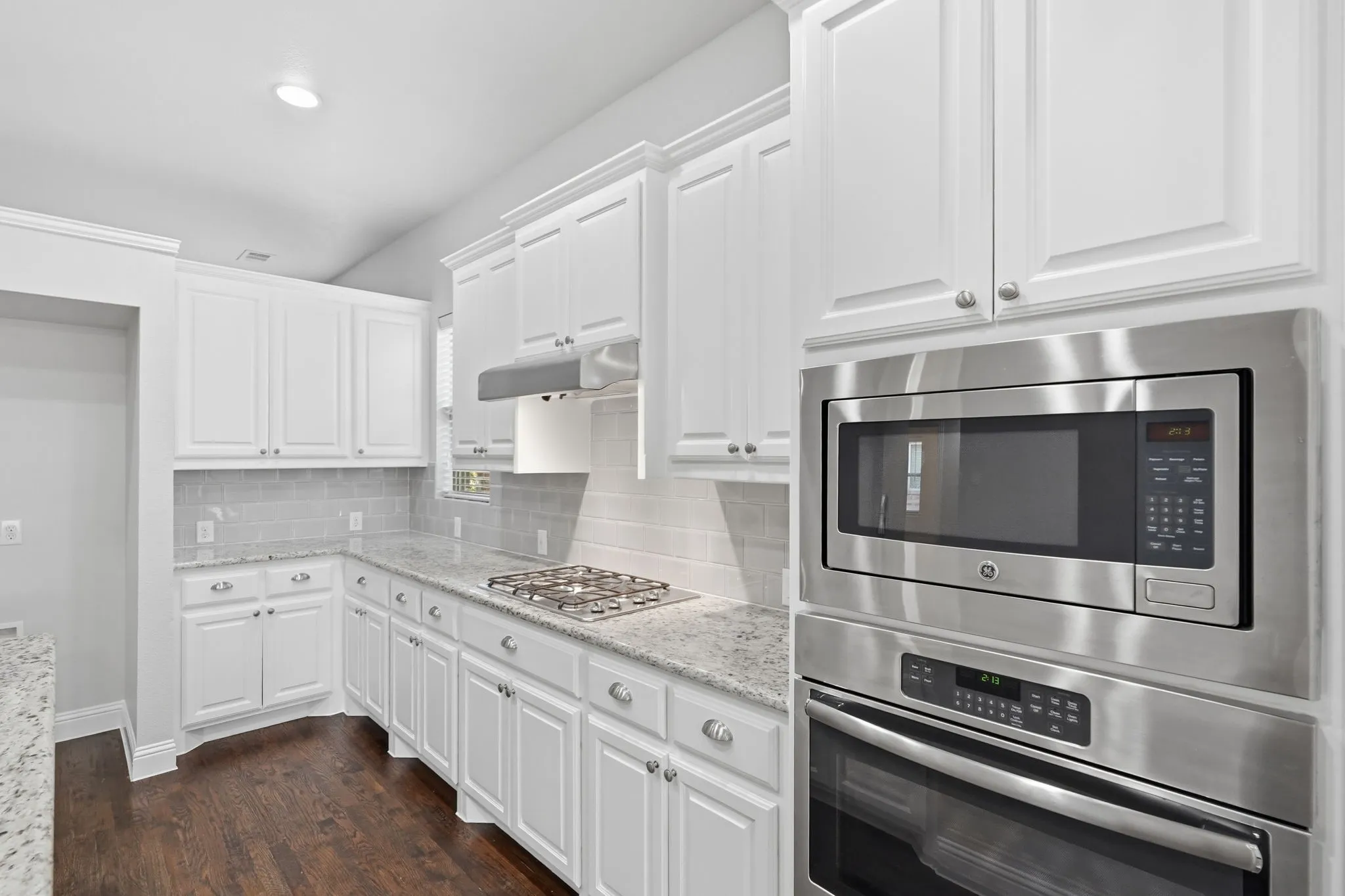 Single Family Residence For Sale in Denton County , 1529 8th Street, Argyle, Texas 76226, 3 Bedroom, 3 Bathroom, 2 Garage spaces, 2,296 Sqft, built in 2015, mls#21374317, Real Estate Agent in Argyle, Homes For Sale in Denton county, Homes For Sale in Argyle, Realtor in Argyle Texas, Real Estate Brokerage Independent Realty Texas, Luminita Cordes Realtor