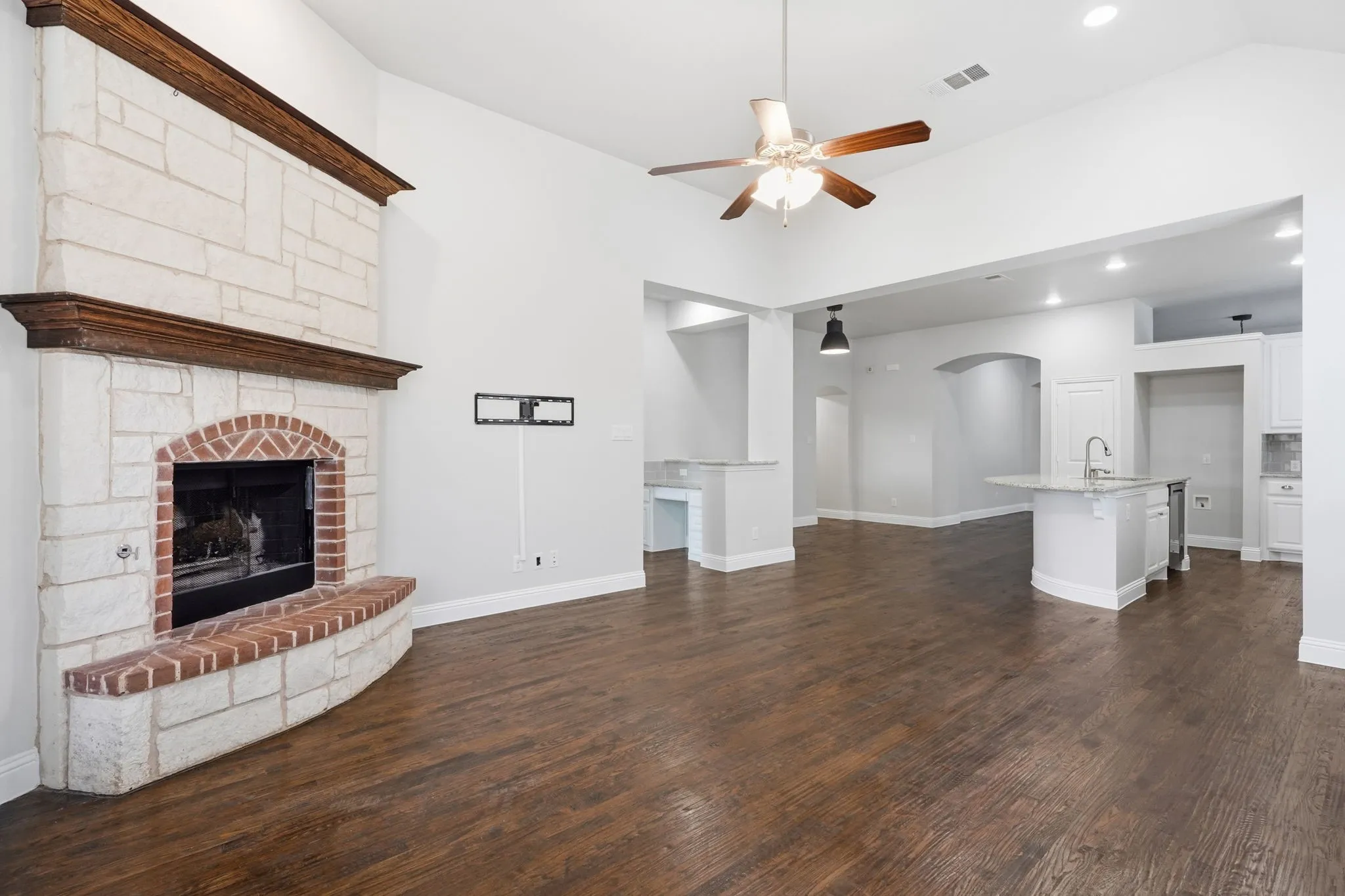 Single Family Residence For Sale in Denton County , 1529 8th Street, Argyle, Texas 76226, 3 Bedroom, 3 Bathroom, 2 Garage spaces, 2,296 Sqft, built in 2015, mls#21374317, Real Estate Agent in Argyle, Homes For Sale in Denton county, Homes For Sale in Argyle, Realtor in Argyle Texas, Real Estate Brokerage Independent Realty Texas, Luminita Cordes Realtor