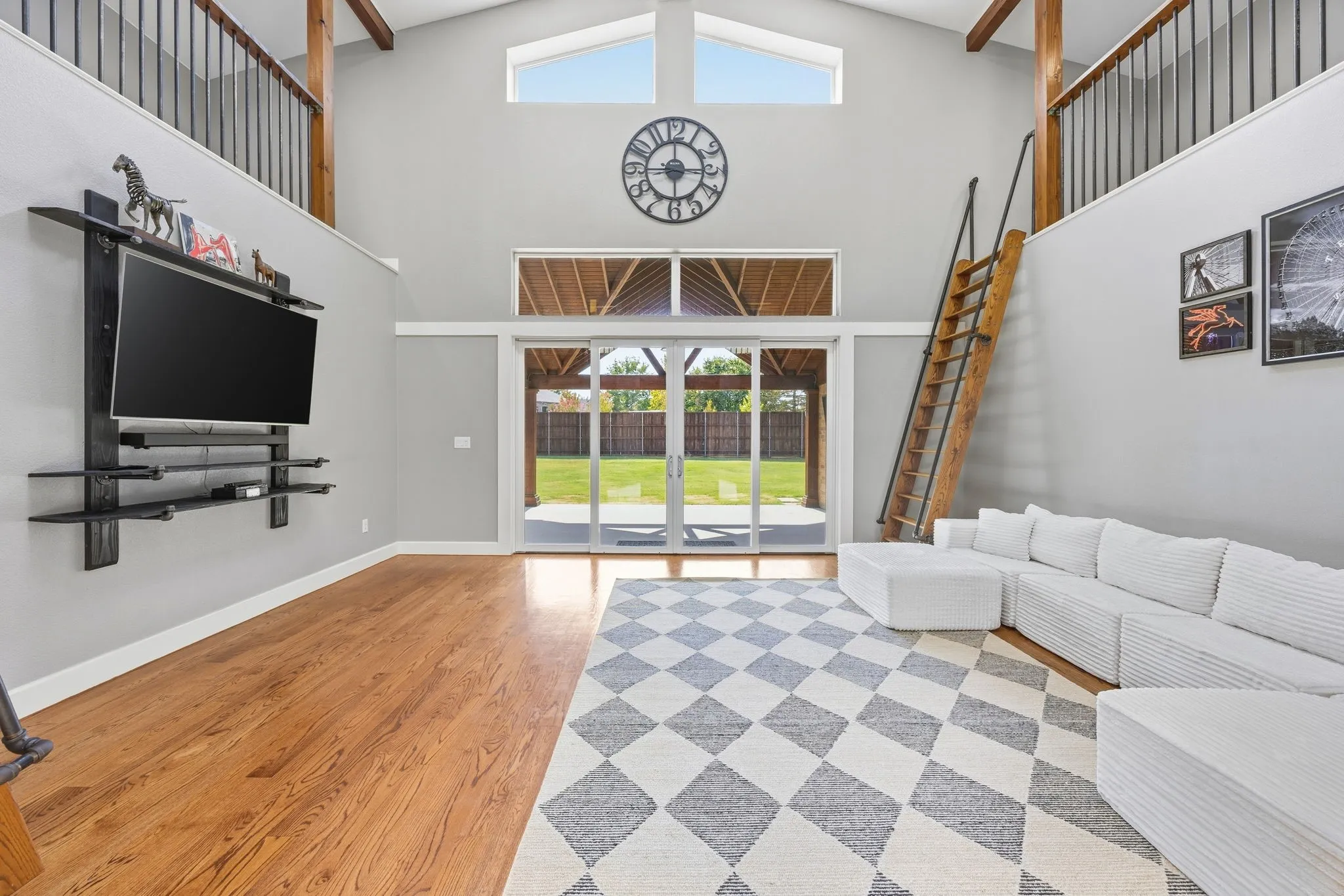 Bonus Room w/Loft