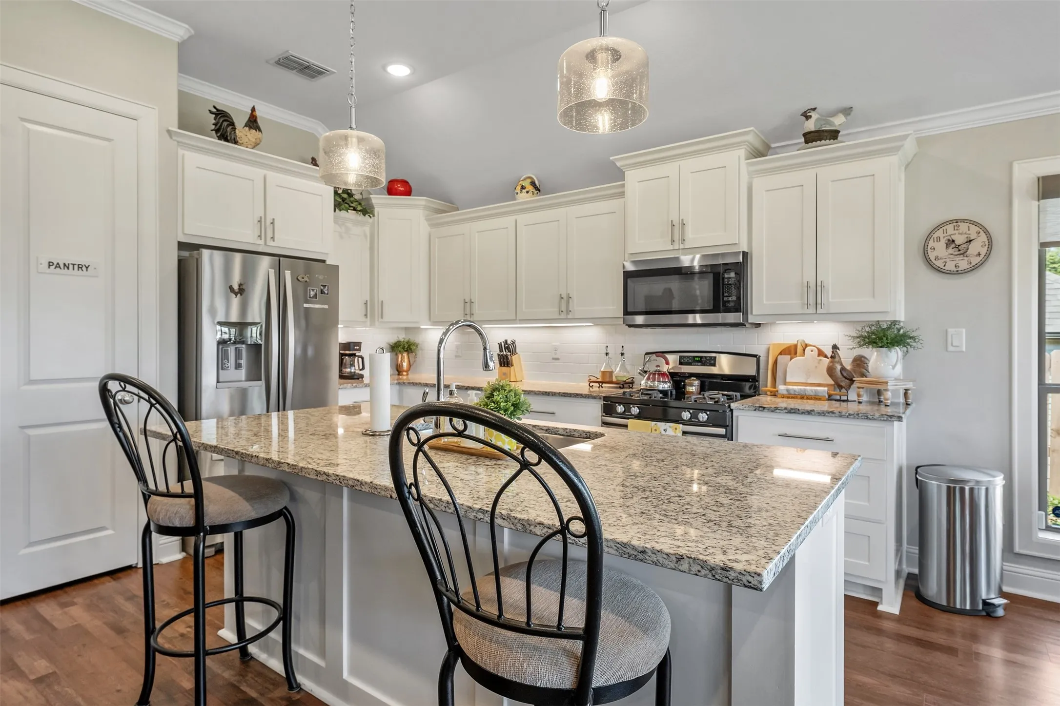 Single Family Residence For Sale in Smith County , 12764 Meadowbrook, Tyler, Texas 75709, 3 Bedroom, 2 Bathroom, 2 Garage spaces, 1,660 Sqft, built in 2020, mls#21376565, Real Estate Agent in Tyler, Homes For Sale in Smith county, Homes For Sale in Tyler, Realtor in Tyler Texas, Real Estate Brokerage Independent Realty Texas, Luminita Cordes Realtor