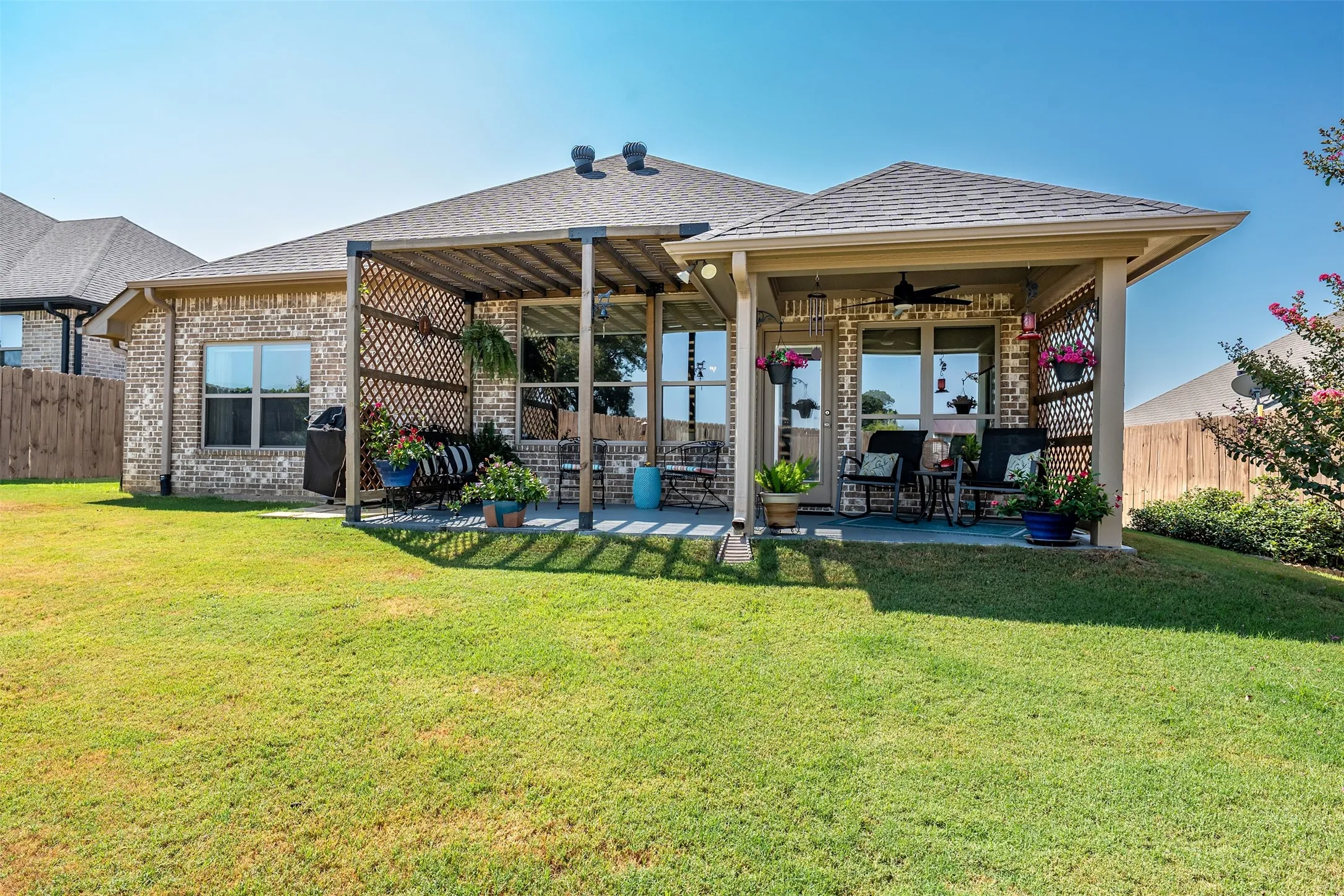 Single Family Residence For Sale in Smith County , 12764 Meadowbrook, Tyler, Texas 75709, 3 Bedroom, 2 Bathroom, 2 Garage spaces, 1,660 Sqft, built in 2020, mls#21376565, Real Estate Agent in Tyler, Homes For Sale in Smith county, Homes For Sale in Tyler, Realtor in Tyler Texas, Real Estate Brokerage Independent Realty Texas, Luminita Cordes Realtor
