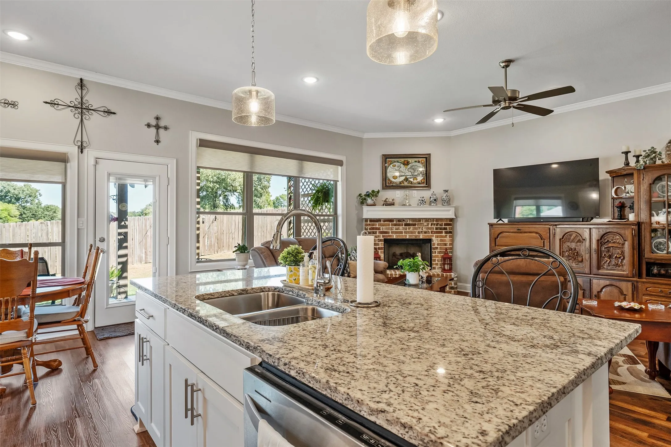 Single Family Residence For Sale in Smith County , 12764 Meadowbrook, Tyler, Texas 75709, 3 Bedroom, 2 Bathroom, 2 Garage spaces, 1,660 Sqft, built in 2020, mls#21376565, Real Estate Agent in Tyler, Homes For Sale in Smith county, Homes For Sale in Tyler, Realtor in Tyler Texas, Real Estate Brokerage Independent Realty Texas, Luminita Cordes Realtor