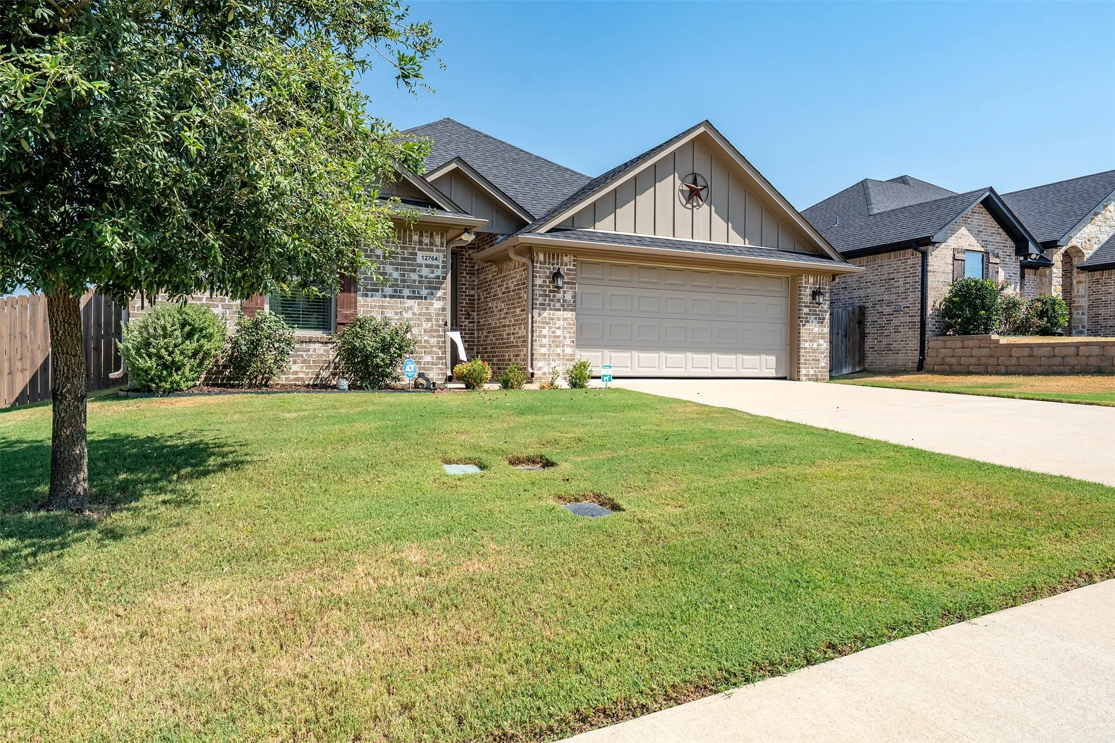 Single Family Residence For Sale in Smith County , 12764 Meadowbrook, Tyler, Texas 75709, 3 Bedroom, 2 Bathroom, 2 Garage spaces, 1,660 Sqft, built in 2020, mls#21376565, Real Estate Agent in Tyler, Homes For Sale in Smith county, Homes For Sale in Tyler, Realtor in Tyler Texas, Real Estate Brokerage Independent Realty Texas, Luminita Cordes Realtor