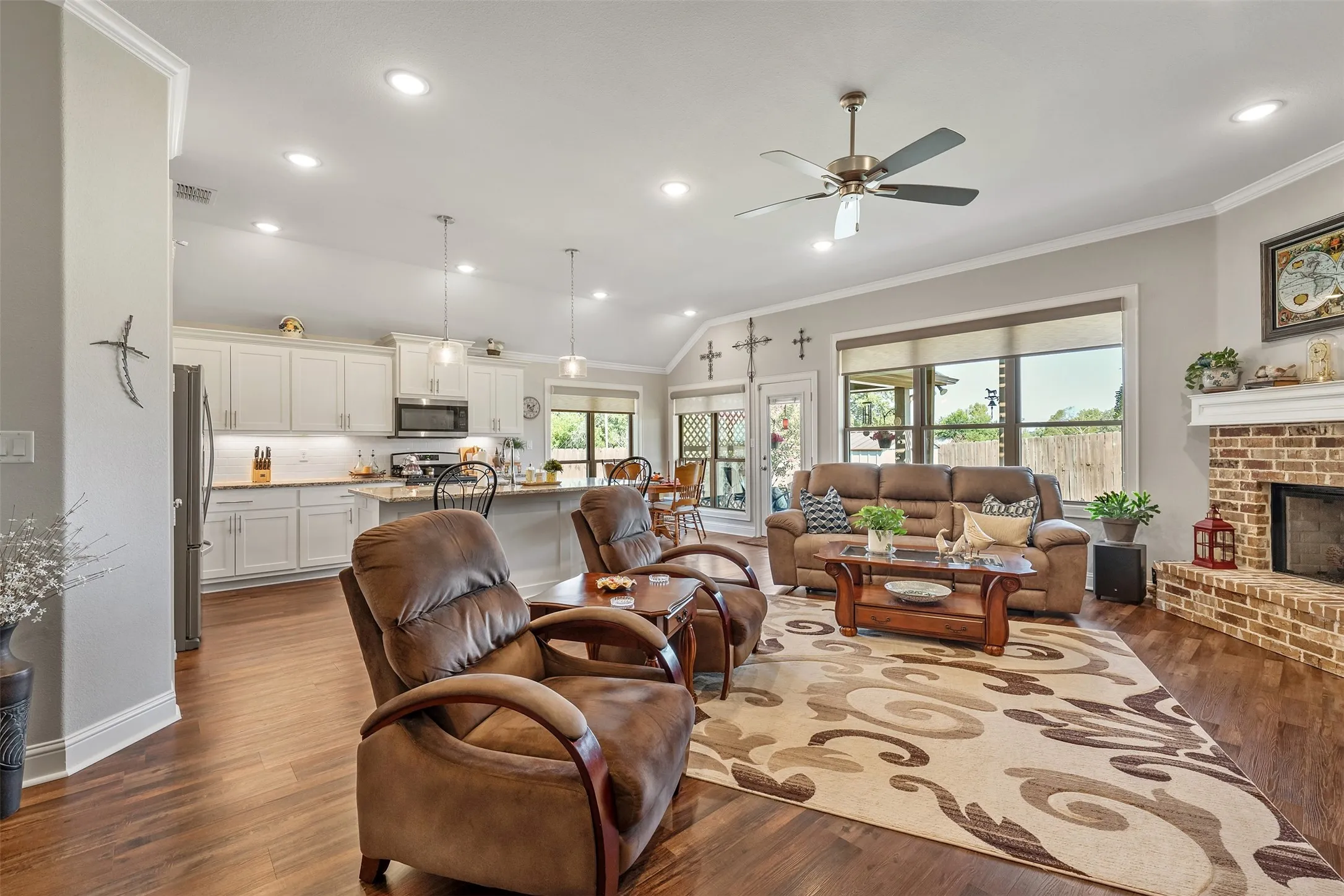Single Family Residence For Sale in Smith County , 12764 Meadowbrook, Tyler, Texas 75709, 3 Bedroom, 2 Bathroom, 2 Garage spaces, 1,660 Sqft, built in 2020, mls#21376565, Real Estate Agent in Tyler, Homes For Sale in Smith county, Homes For Sale in Tyler, Realtor in Tyler Texas, Real Estate Brokerage Independent Realty Texas, Luminita Cordes Realtor