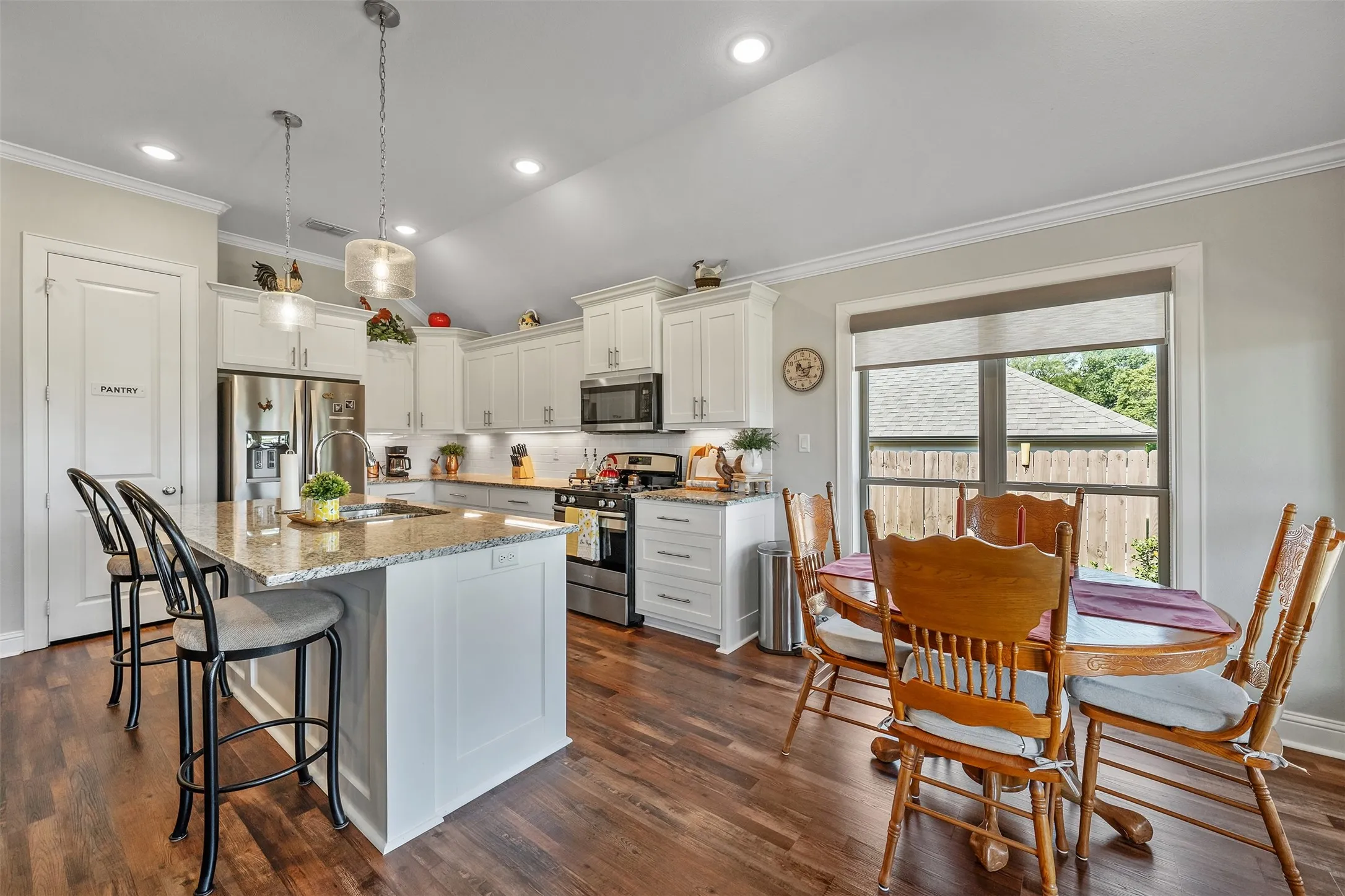 Single Family Residence For Sale in Smith County , 12764 Meadowbrook, Tyler, Texas 75709, 3 Bedroom, 2 Bathroom, 2 Garage spaces, 1,660 Sqft, built in 2020, mls#21376565, Real Estate Agent in Tyler, Homes For Sale in Smith county, Homes For Sale in Tyler, Realtor in Tyler Texas, Real Estate Brokerage Independent Realty Texas, Luminita Cordes Realtor