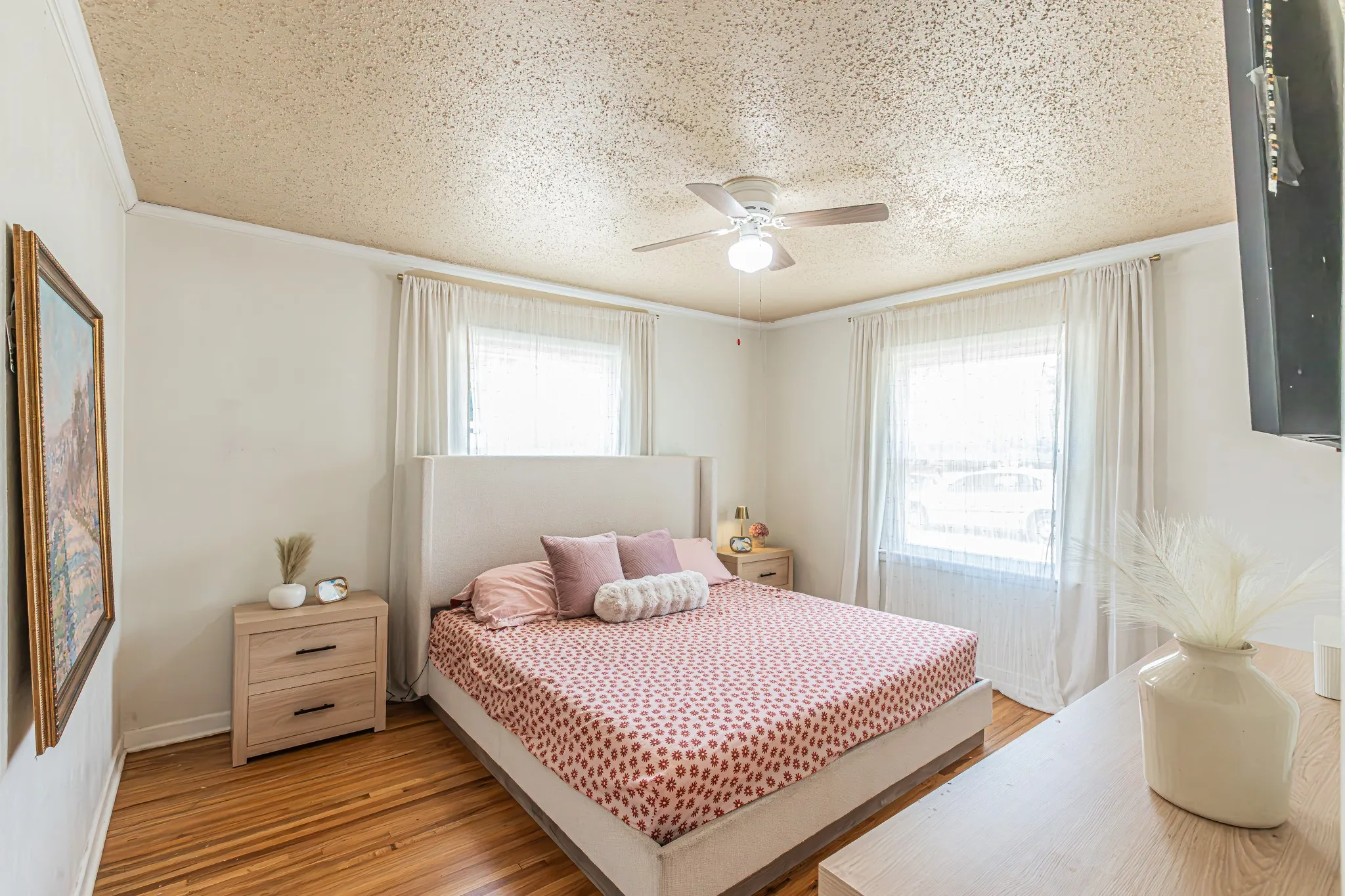 Single Family Residence For Sale in Tarrant County , 5761 Tracyne Drive, Westworth Village, Texas 76114, 3 Bedroom, 1 Bathroom, 2 Garage spaces, 1,354 Sqft, built in 1953, mls#21375715, Real Estate Agent in Westworth Village, Homes For Sale in Tarrant county, Homes For Sale in Westworth Village, Realtor in Westworth Village Texas, Real Estate Brokerage Independent Realty Texas, Luminita Cordes Realtor