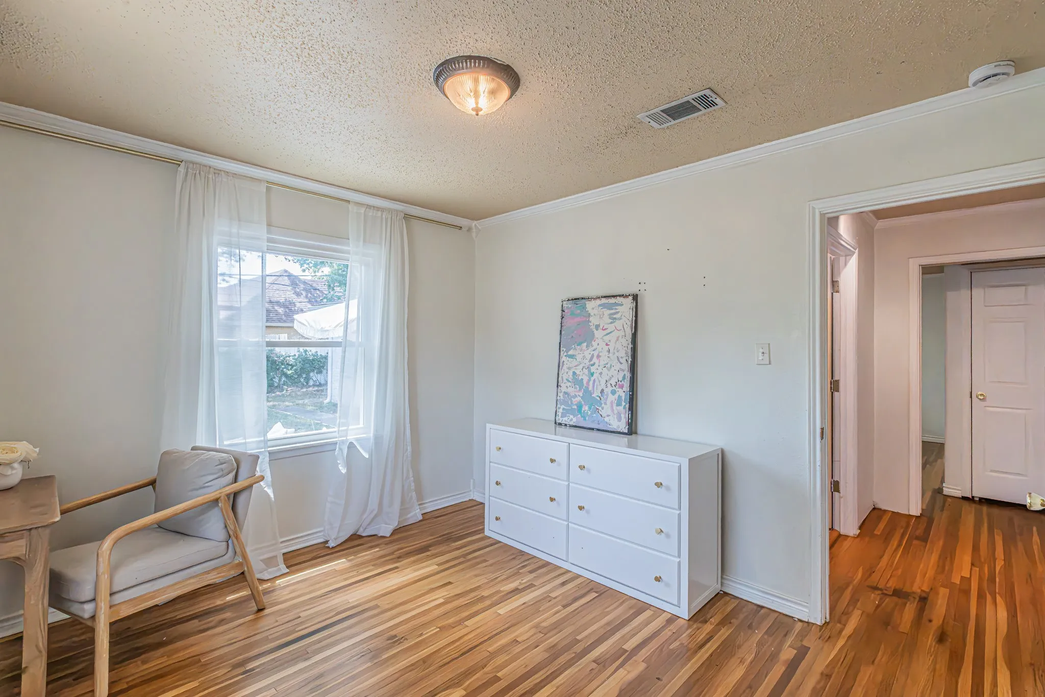 Single Family Residence For Sale in Tarrant County , 5761 Tracyne Drive, Westworth Village, Texas 76114, 3 Bedroom, 1 Bathroom, 2 Garage spaces, 1,354 Sqft, built in 1953, mls#21375715, Real Estate Agent in Westworth Village, Homes For Sale in Tarrant county, Homes For Sale in Westworth Village, Realtor in Westworth Village Texas, Real Estate Brokerage Independent Realty Texas, Luminita Cordes Realtor