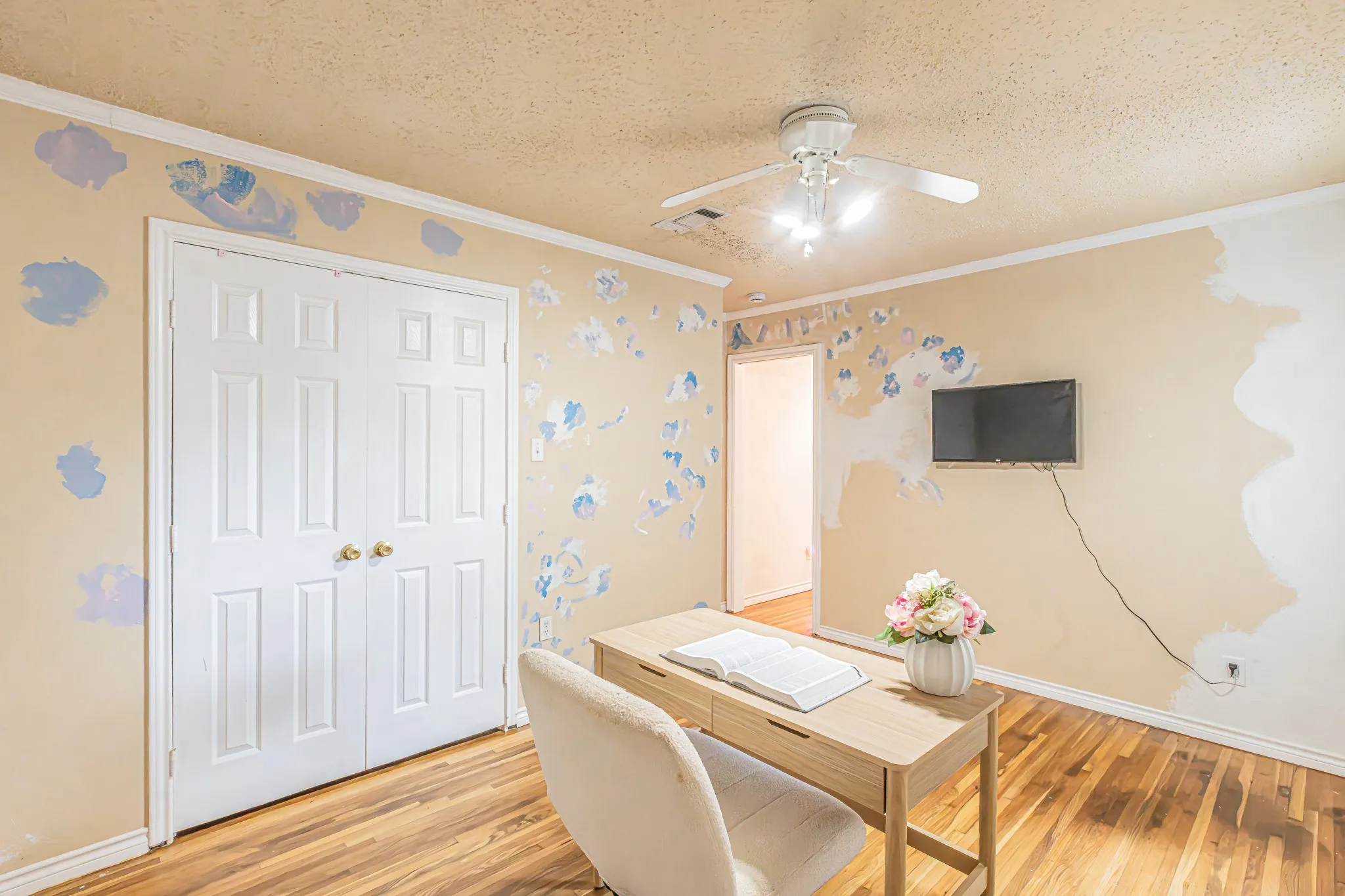 Single Family Residence For Sale in Tarrant County , 5761 Tracyne Drive, Westworth Village, Texas 76114, 3 Bedroom, 1 Bathroom, 2 Garage spaces, 1,354 Sqft, built in 1953, mls#21375715, Real Estate Agent in Westworth Village, Homes For Sale in Tarrant county, Homes For Sale in Westworth Village, Realtor in Westworth Village Texas, Real Estate Brokerage Independent Realty Texas, Luminita Cordes Realtor