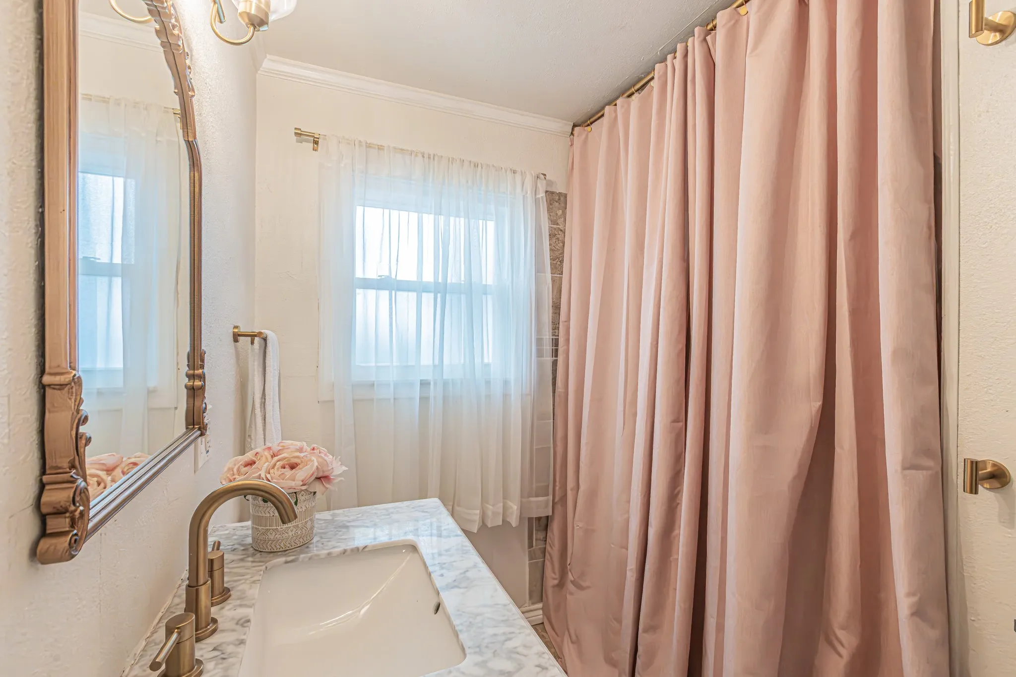 Single Family Residence For Sale in Tarrant County , 5761 Tracyne Drive, Westworth Village, Texas 76114, 3 Bedroom, 1 Bathroom, 2 Garage spaces, 1,354 Sqft, built in 1953, mls#21375715, Real Estate Agent in Westworth Village, Homes For Sale in Tarrant county, Homes For Sale in Westworth Village, Realtor in Westworth Village Texas, Real Estate Brokerage Independent Realty Texas, Luminita Cordes Realtor