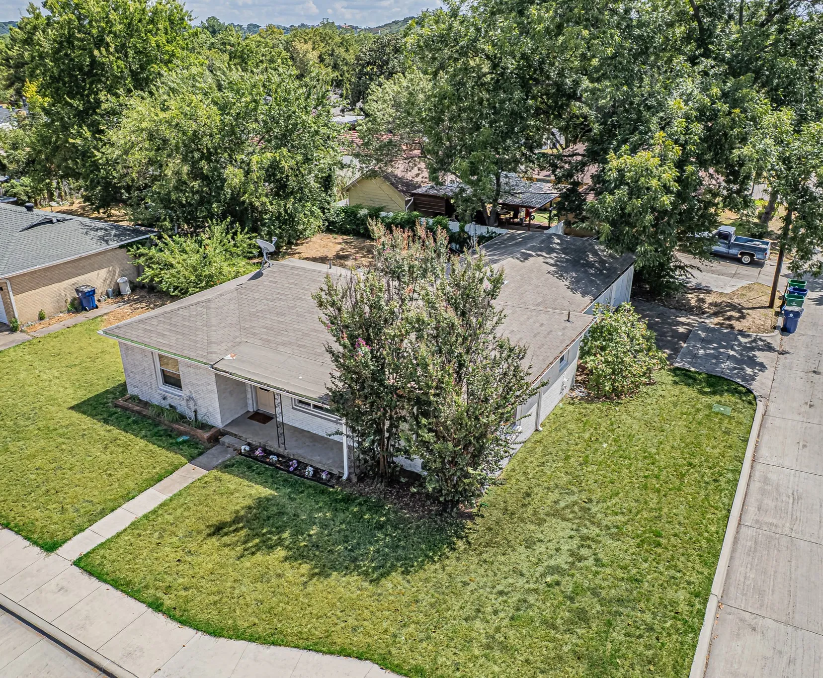 Single Family Residence For Sale in Tarrant County , 5761 Tracyne Drive, Westworth Village, Texas 76114, 3 Bedroom, 1 Bathroom, 2 Garage spaces, 1,354 Sqft, built in 1953, mls#21375715, Real Estate Agent in Westworth Village, Homes For Sale in Tarrant county, Homes For Sale in Westworth Village, Realtor in Westworth Village Texas, Real Estate Brokerage Independent Realty Texas, Luminita Cordes Realtor