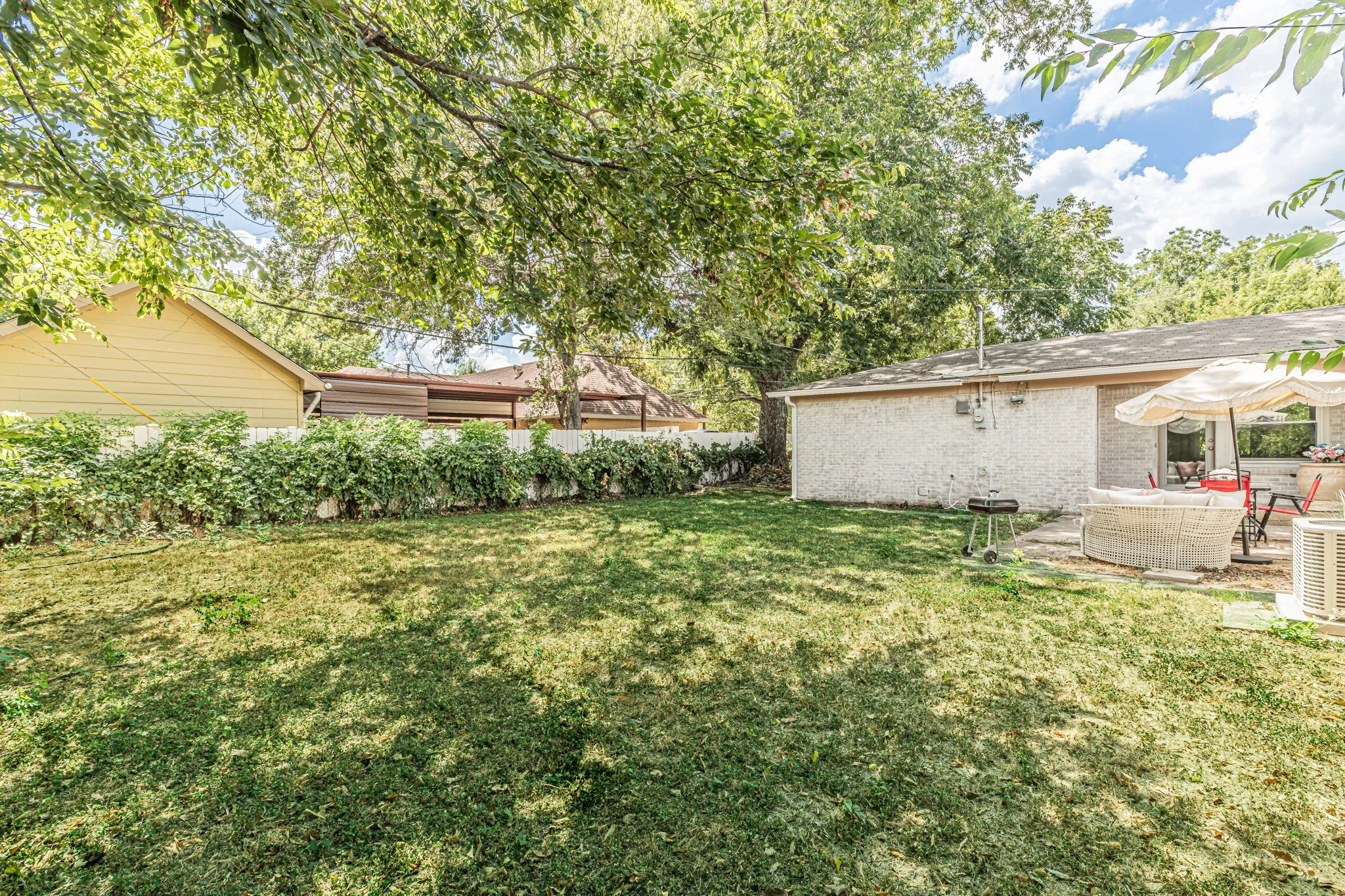 Single Family Residence For Sale in Tarrant County , 5761 Tracyne Drive, Westworth Village, Texas 76114, 3 Bedroom, 1 Bathroom, 2 Garage spaces, 1,354 Sqft, built in 1953, mls#21375715, Real Estate Agent in Westworth Village, Homes For Sale in Tarrant county, Homes For Sale in Westworth Village, Realtor in Westworth Village Texas, Real Estate Brokerage Independent Realty Texas, Luminita Cordes Realtor