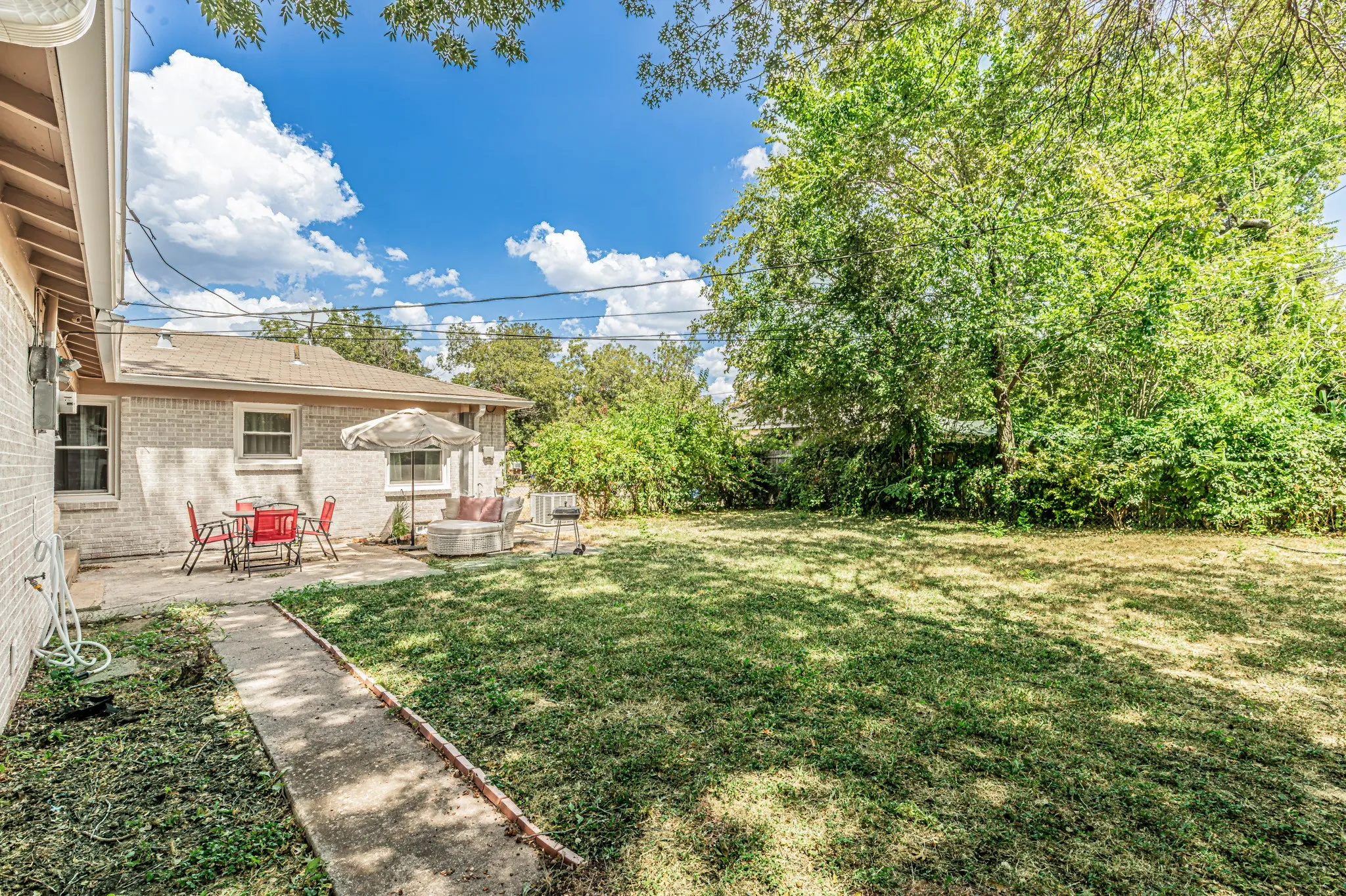 Single Family Residence For Sale in Tarrant County , 5761 Tracyne Drive, Westworth Village, Texas 76114, 3 Bedroom, 1 Bathroom, 2 Garage spaces, 1,354 Sqft, built in 1953, mls#21375715, Real Estate Agent in Westworth Village, Homes For Sale in Tarrant county, Homes For Sale in Westworth Village, Realtor in Westworth Village Texas, Real Estate Brokerage Independent Realty Texas, Luminita Cordes Realtor