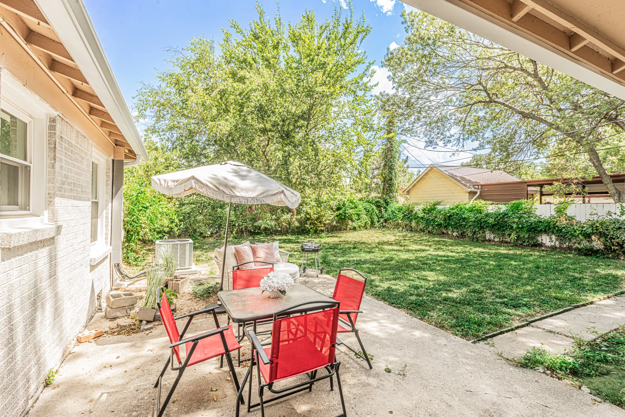 Single Family Residence For Sale in Tarrant County , 5761 Tracyne Drive, Westworth Village, Texas 76114, 3 Bedroom, 1 Bathroom, 2 Garage spaces, 1,354 Sqft, built in 1953, mls#21375715, Real Estate Agent in Westworth Village, Homes For Sale in Tarrant county, Homes For Sale in Westworth Village, Realtor in Westworth Village Texas, Real Estate Brokerage Independent Realty Texas, Luminita Cordes Realtor