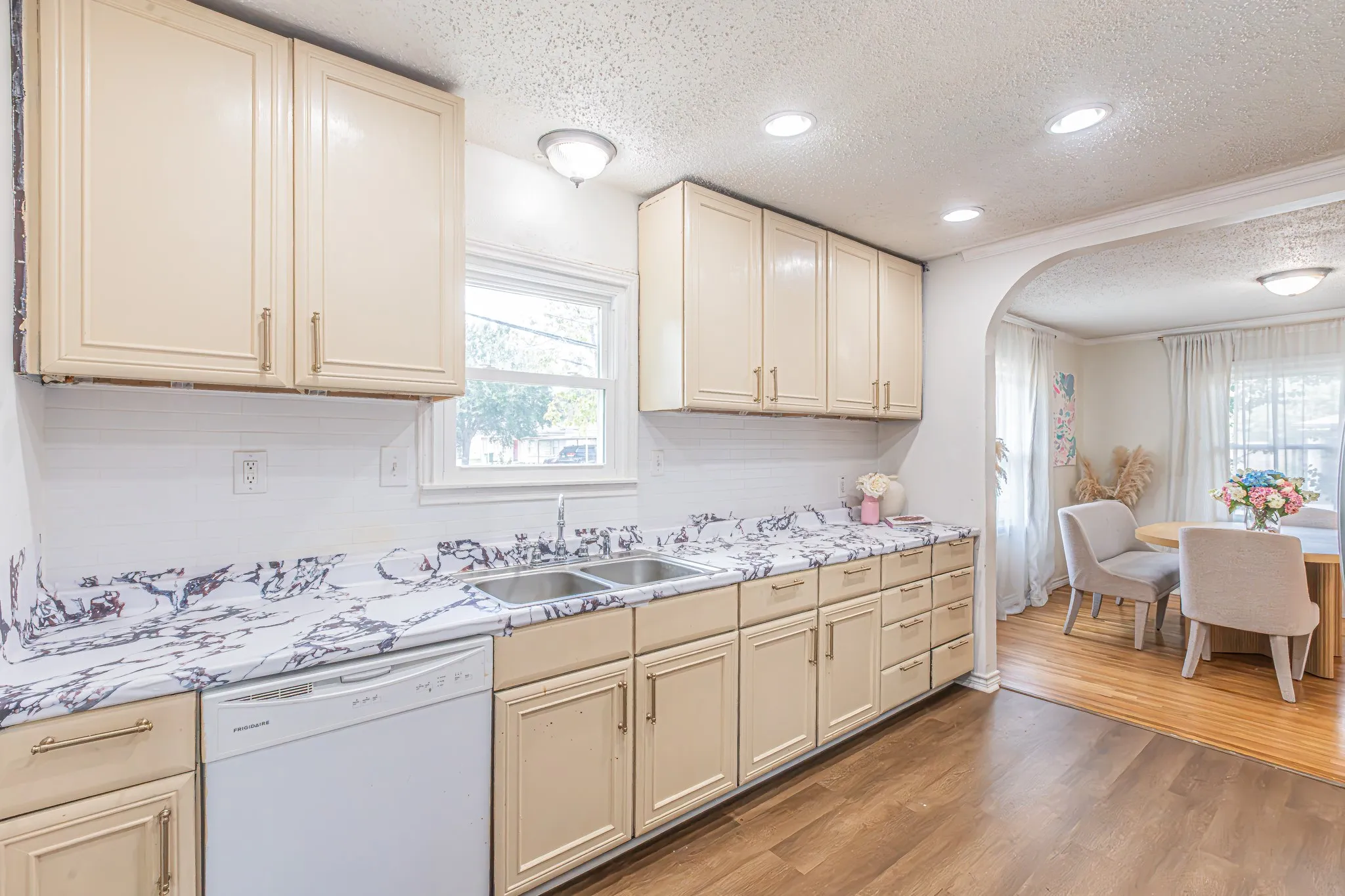 Single Family Residence For Sale in Tarrant County , 5761 Tracyne Drive, Westworth Village, Texas 76114, 3 Bedroom, 1 Bathroom, 2 Garage spaces, 1,354 Sqft, built in 1953, mls#21375715, Real Estate Agent in Westworth Village, Homes For Sale in Tarrant county, Homes For Sale in Westworth Village, Realtor in Westworth Village Texas, Real Estate Brokerage Independent Realty Texas, Luminita Cordes Realtor