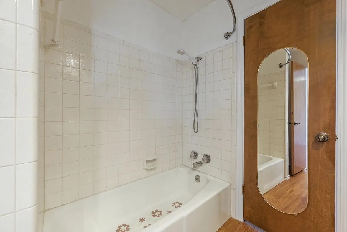 Single Family Residence For Rent in Tarrant County , 8721 Hidden Hill Drive, Fort Worth, Texas 76179, 3 Bedroom, 2 Bathroom, 2 Garage spaces, 1,869 Sqft, built in 1976, mls#21376427, Real Estate Agent in Fort Worth, Homes For Rent in Tarrant county, Homes For Rent in Fort Worth, Realtor in Fort Worth Texas, Real Estate Brokerage Independent Realty Texas, Luminita Cordes Realtor