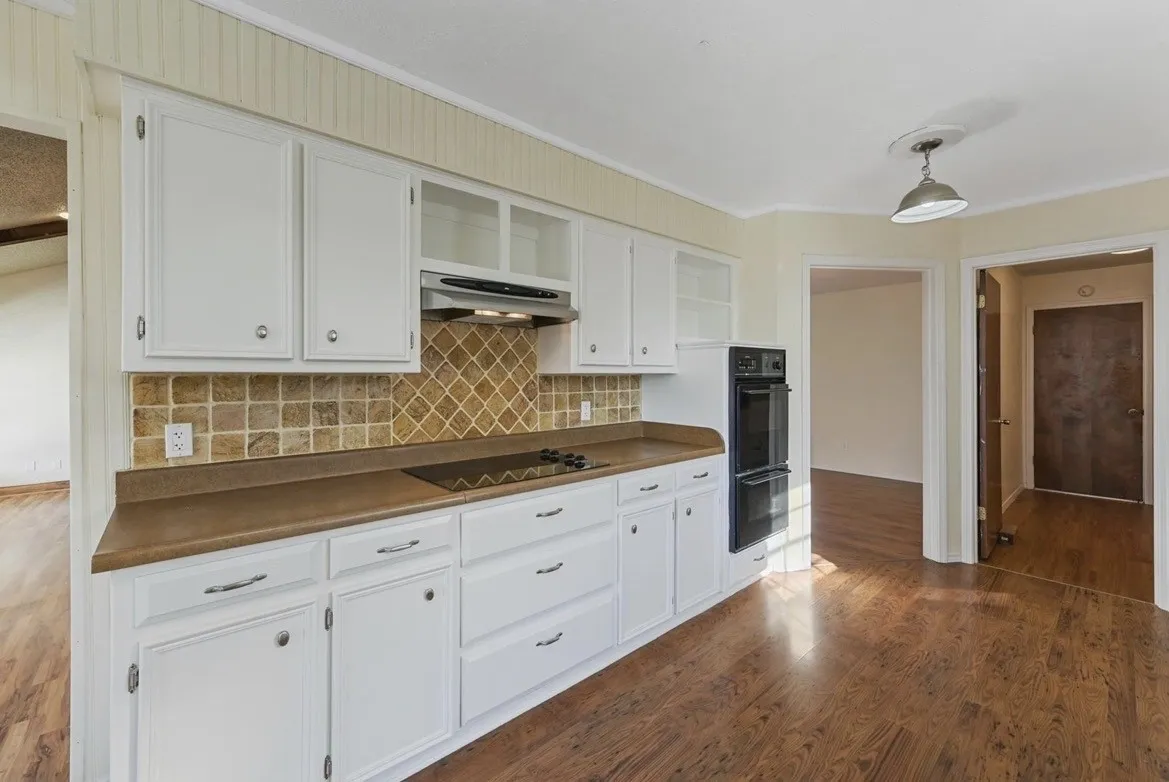 Single Family Residence For Rent in Tarrant County , 8721 Hidden Hill Drive, Fort Worth, Texas 76179, 3 Bedroom, 2 Bathroom, 2 Garage spaces, 1,869 Sqft, built in 1976, mls#21376427, Real Estate Agent in Fort Worth, Homes For Rent in Tarrant county, Homes For Rent in Fort Worth, Realtor in Fort Worth Texas, Real Estate Brokerage Independent Realty Texas, Luminita Cordes Realtor