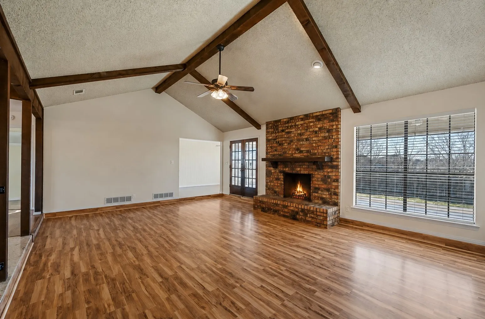 Single Family Residence For Rent in Tarrant County , 8721 Hidden Hill Drive, Fort Worth, Texas 76179, 3 Bedroom, 2 Bathroom, 2 Garage spaces, 1,869 Sqft, built in 1976, mls#21376427, Real Estate Agent in Fort Worth, Homes For Rent in Tarrant county, Homes For Rent in Fort Worth, Realtor in Fort Worth Texas, Real Estate Brokerage Independent Realty Texas, Luminita Cordes Realtor