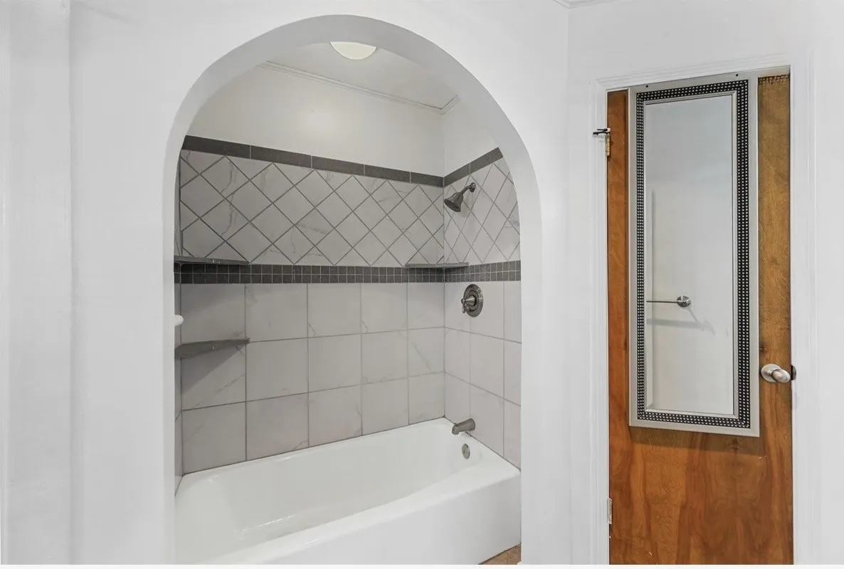 Single Family Residence For Rent in Tarrant County , 8721 Hidden Hill Drive, Fort Worth, Texas 76179, 3 Bedroom, 2 Bathroom, 2 Garage spaces, 1,869 Sqft, built in 1976, mls#21376427, Real Estate Agent in Fort Worth, Homes For Rent in Tarrant county, Homes For Rent in Fort Worth, Realtor in Fort Worth Texas, Real Estate Brokerage Independent Realty Texas, Luminita Cordes Realtor