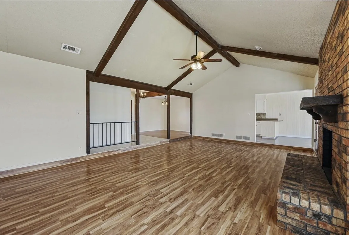 Single Family Residence For Rent in Tarrant County , 8721 Hidden Hill Drive, Fort Worth, Texas 76179, 3 Bedroom, 2 Bathroom, 2 Garage spaces, 1,869 Sqft, built in 1976, mls#21376427, Real Estate Agent in Fort Worth, Homes For Rent in Tarrant county, Homes For Rent in Fort Worth, Realtor in Fort Worth Texas, Real Estate Brokerage Independent Realty Texas, Luminita Cordes Realtor